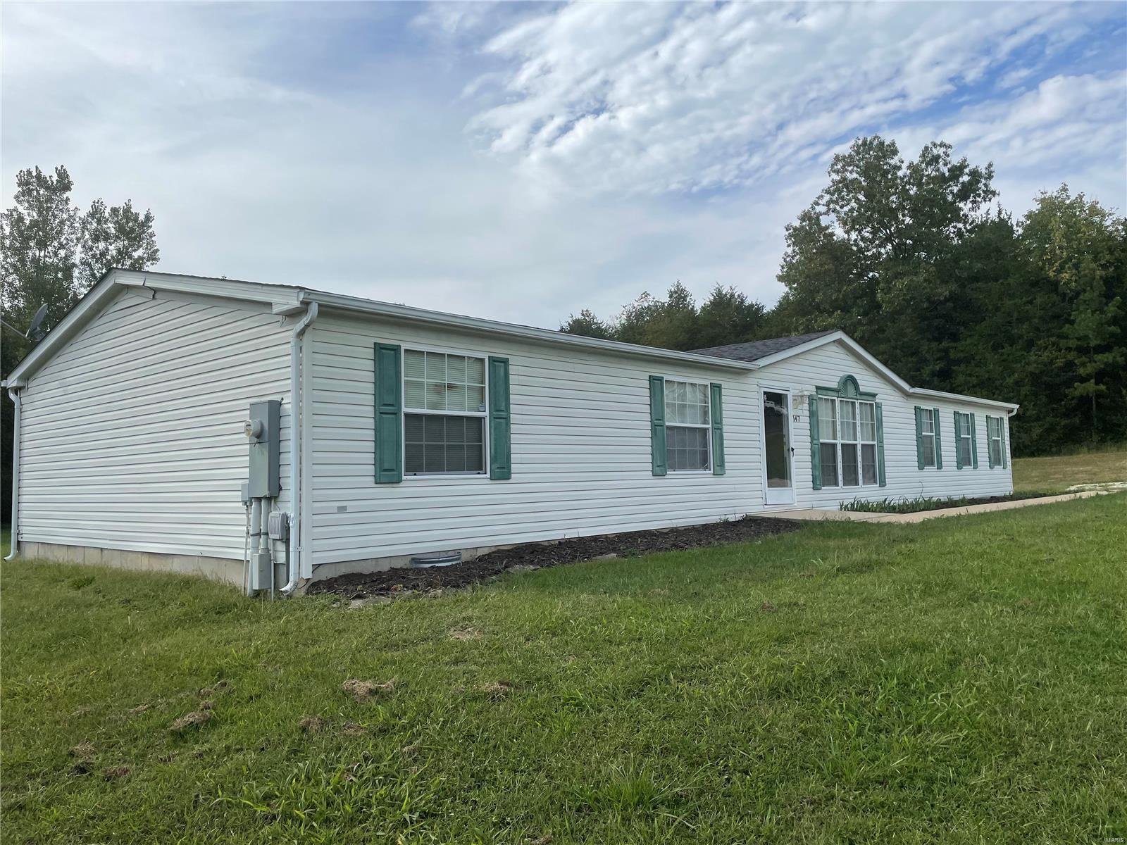 Photo 2 of 24 of 147 Baucky Lane mobile home