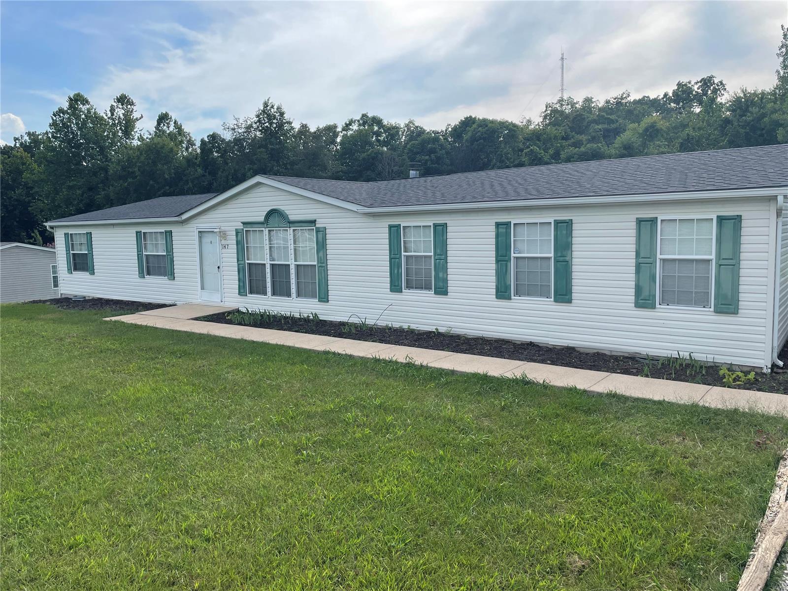 Photo 3 of 24 of 147 Baucky Lane mobile home