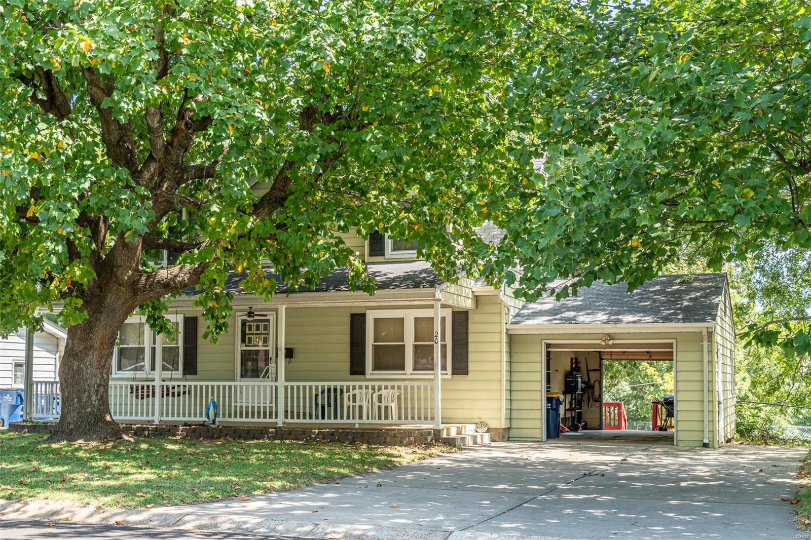 Photo 1 of 39 of 20 Roesner Place house