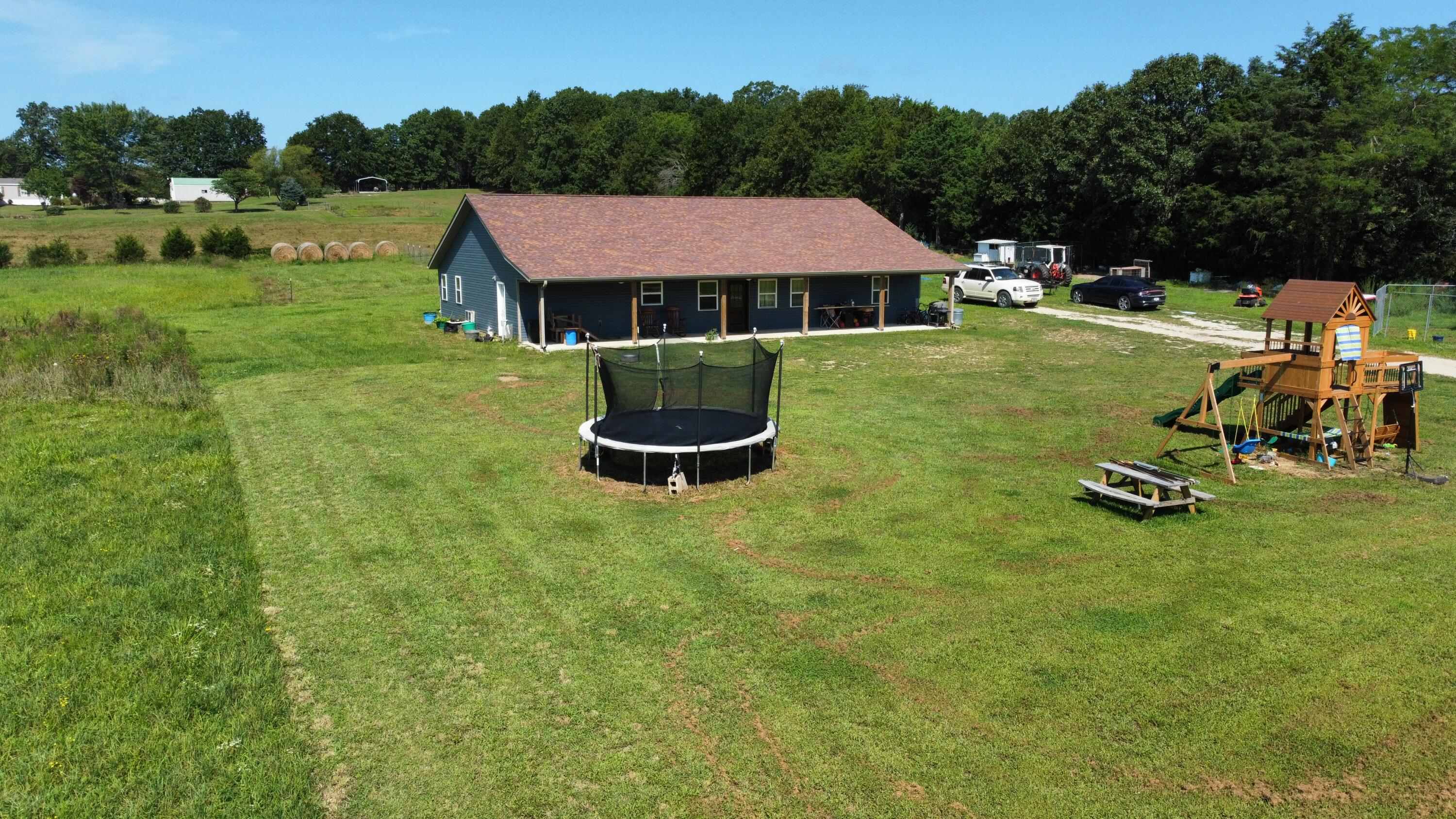 Photo 4 of 22 of 8689 County Road 7110 house