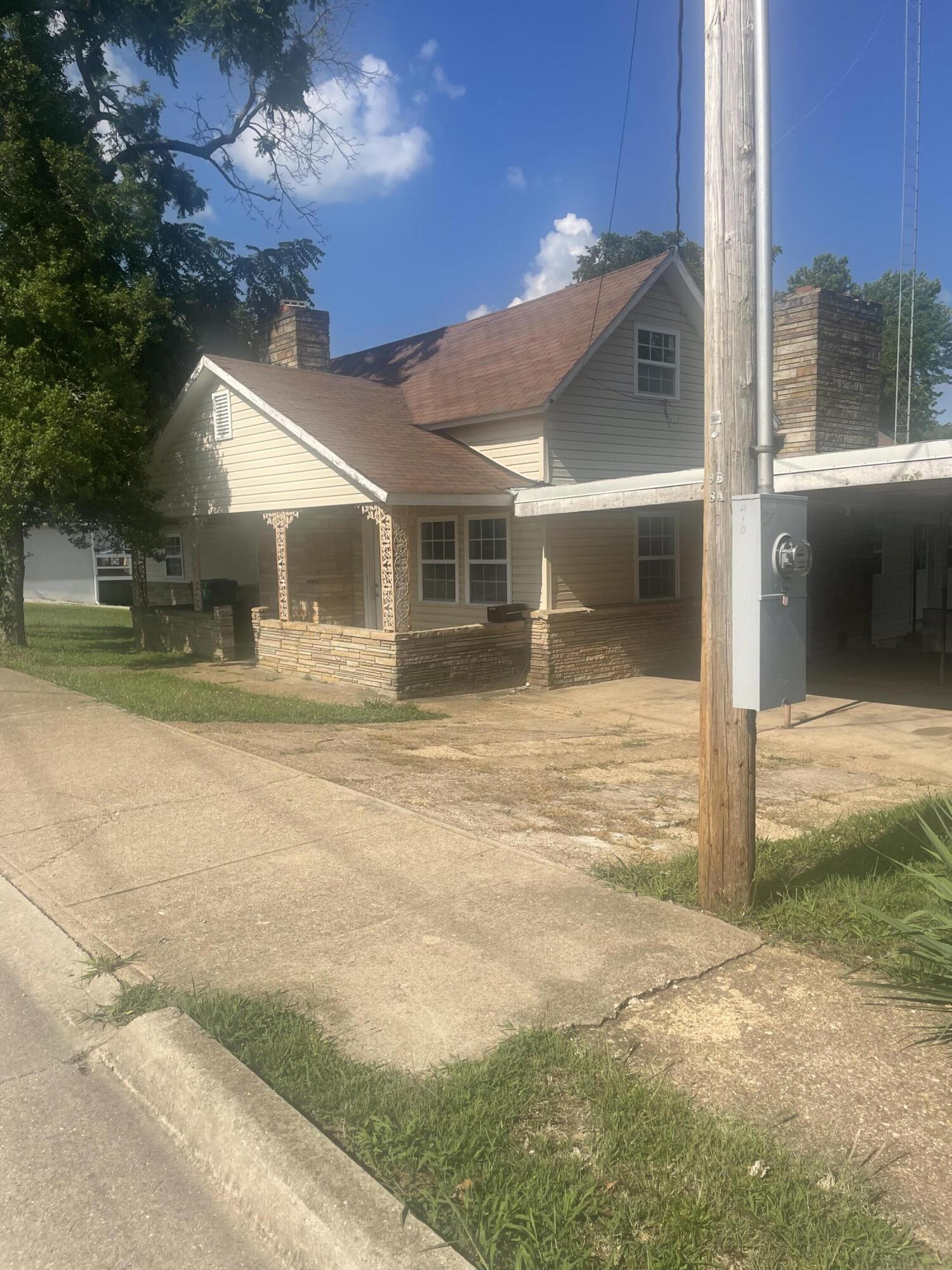 Photo 50 of 58 of 410 North Ferguson Street house