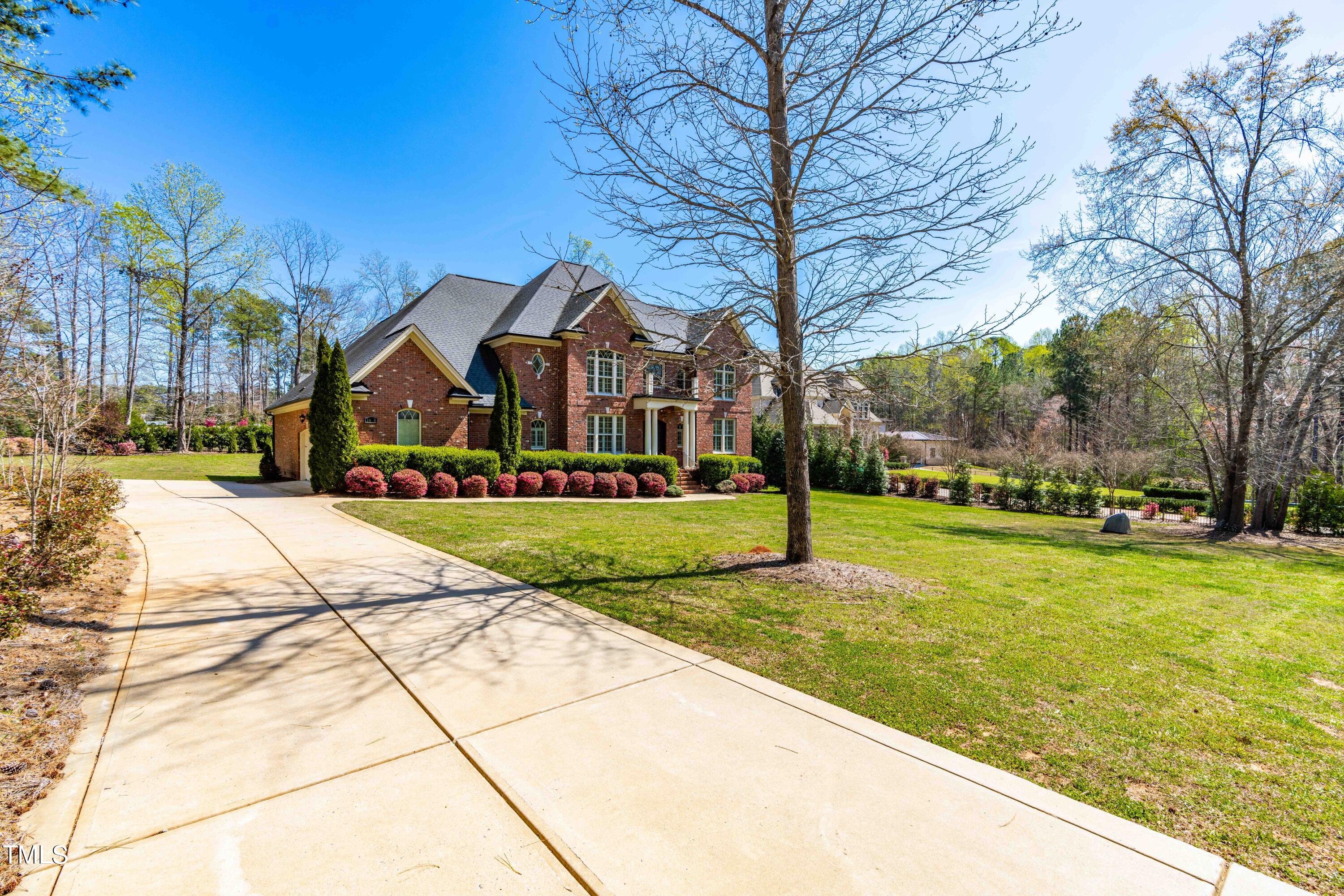 Photo 5 of 29 of 3908 Chaumont Drive house