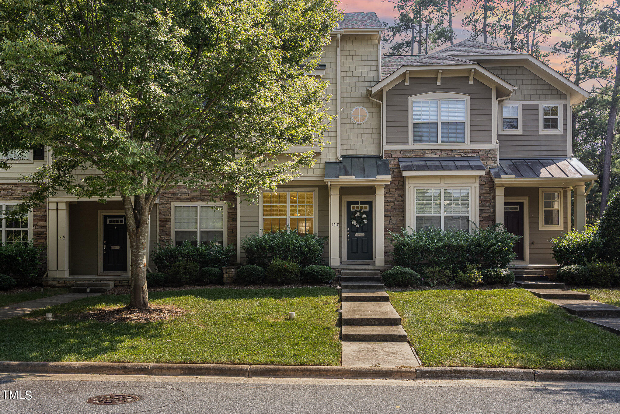 Photo 1 of 21 of 1517 Waterland Drive townhome