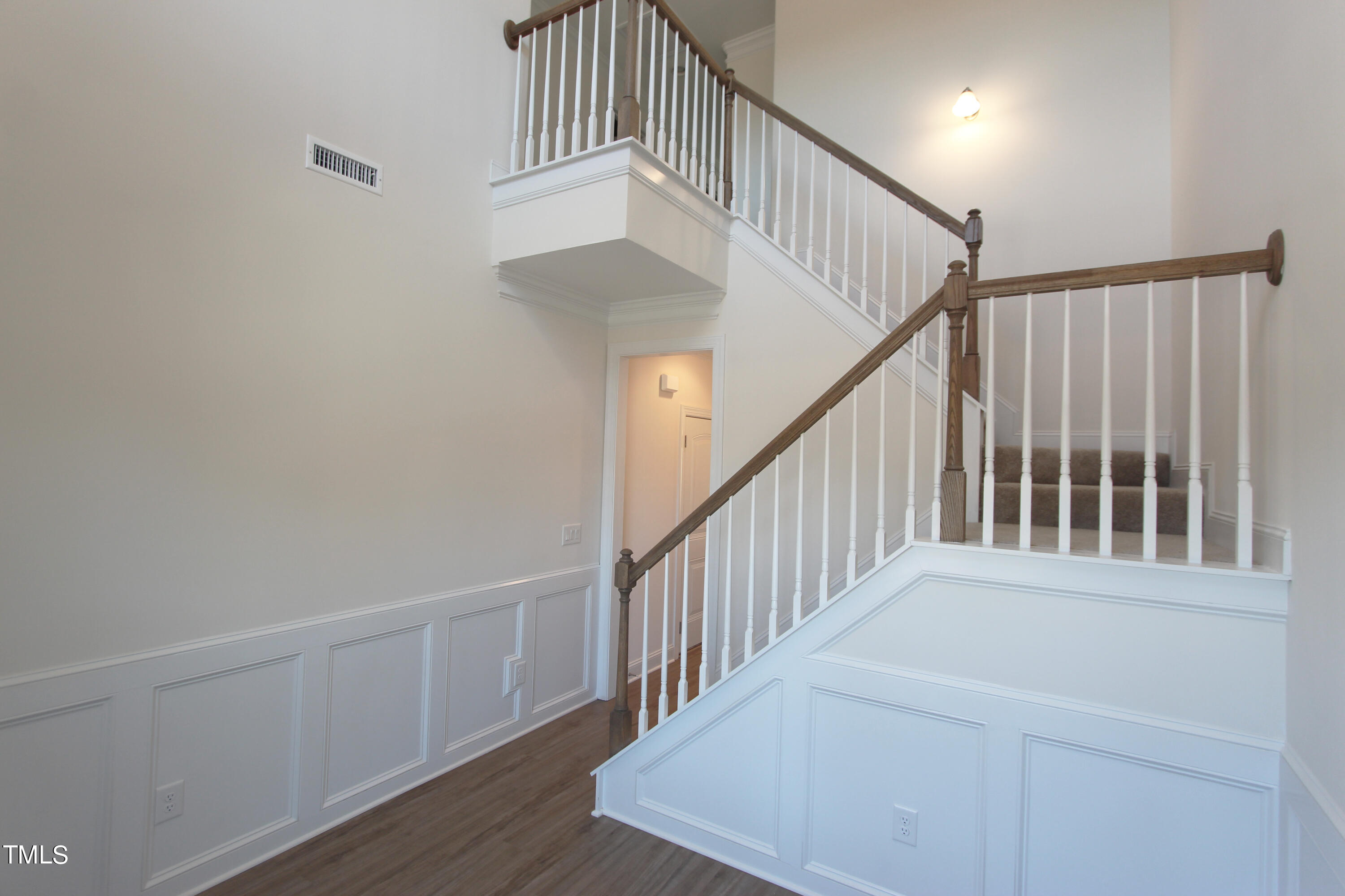 Photo 2 of 21 of 119 Dunvegan Lane 70 townhome