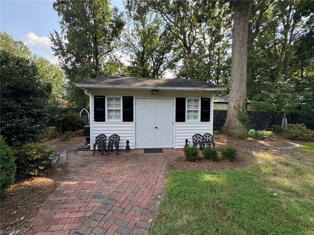 Photo 4 of 11 of 2609 Edgewood Avenue house