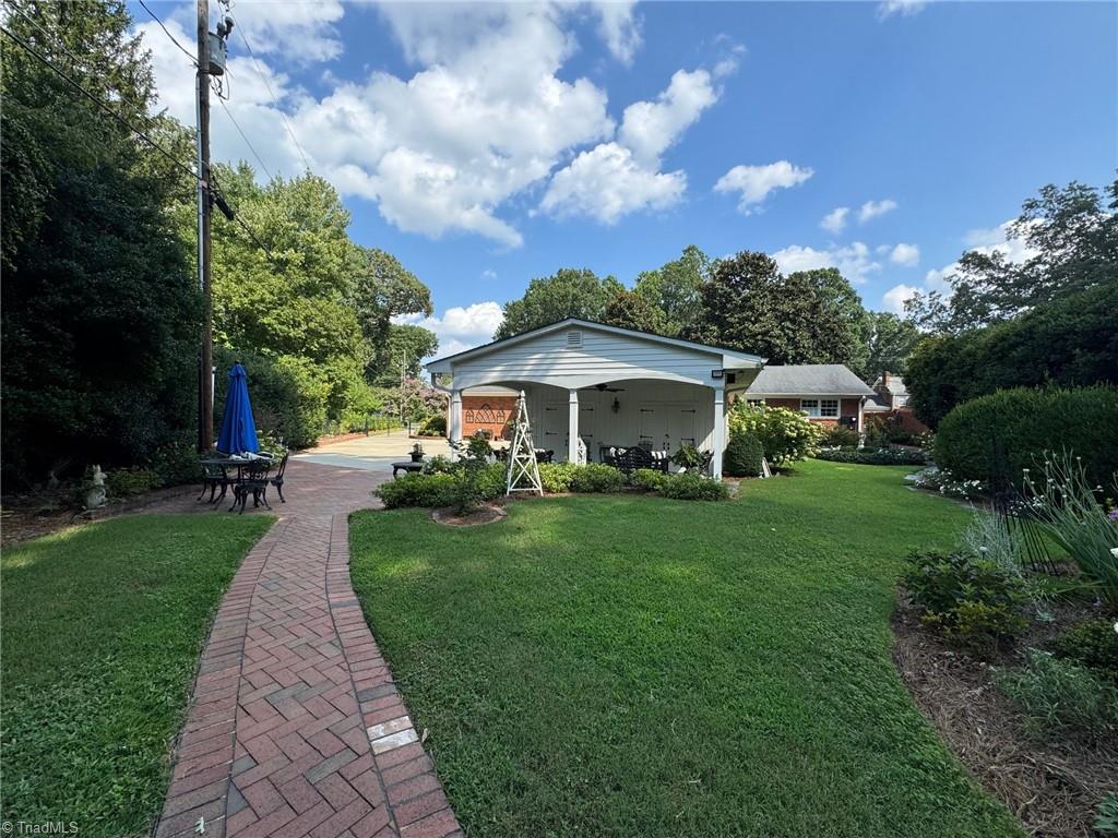 Photo 8 of 11 of 2609 Edgewood Avenue house