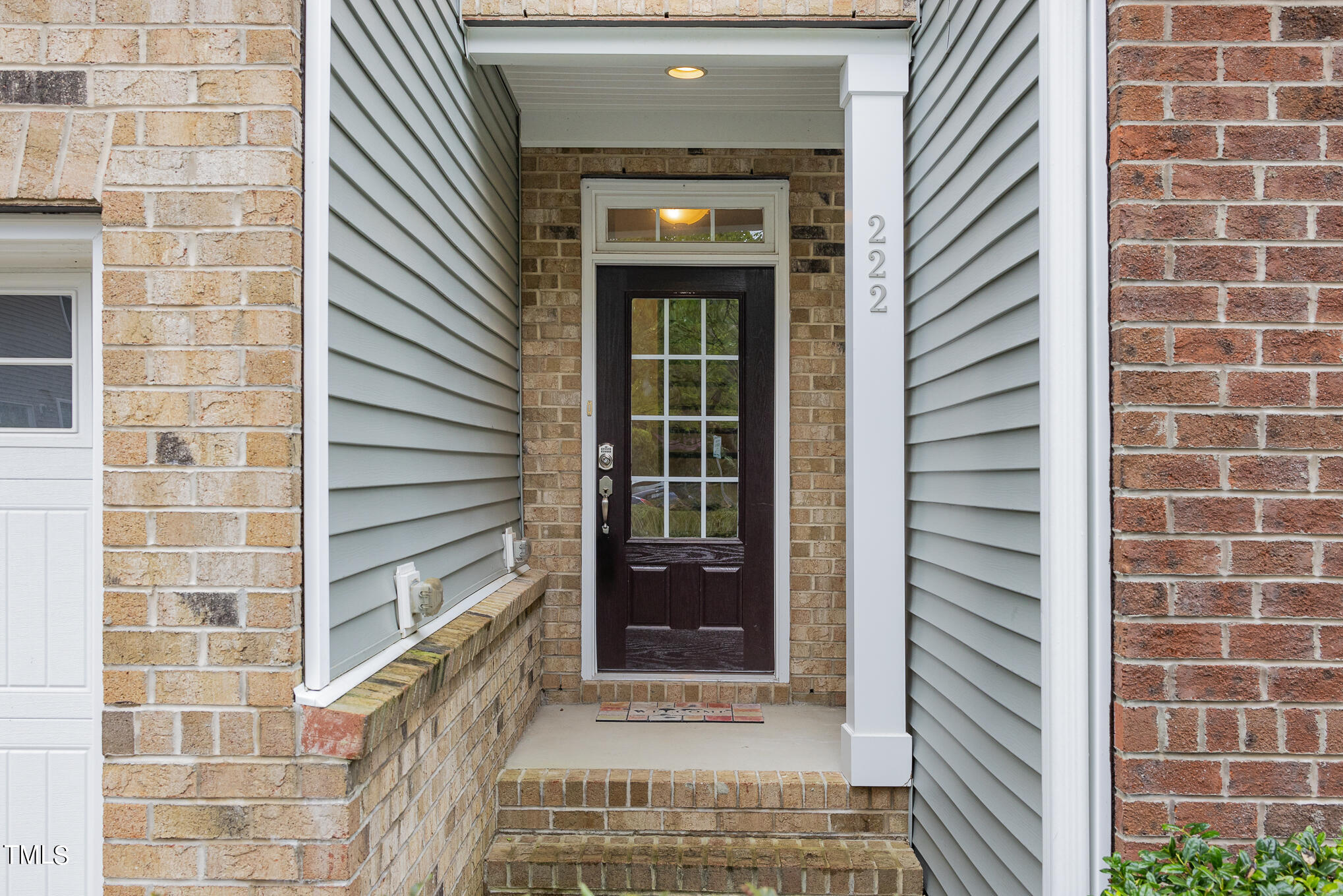 Photo 3 of 34 of 222 Kylemore Circle townhome