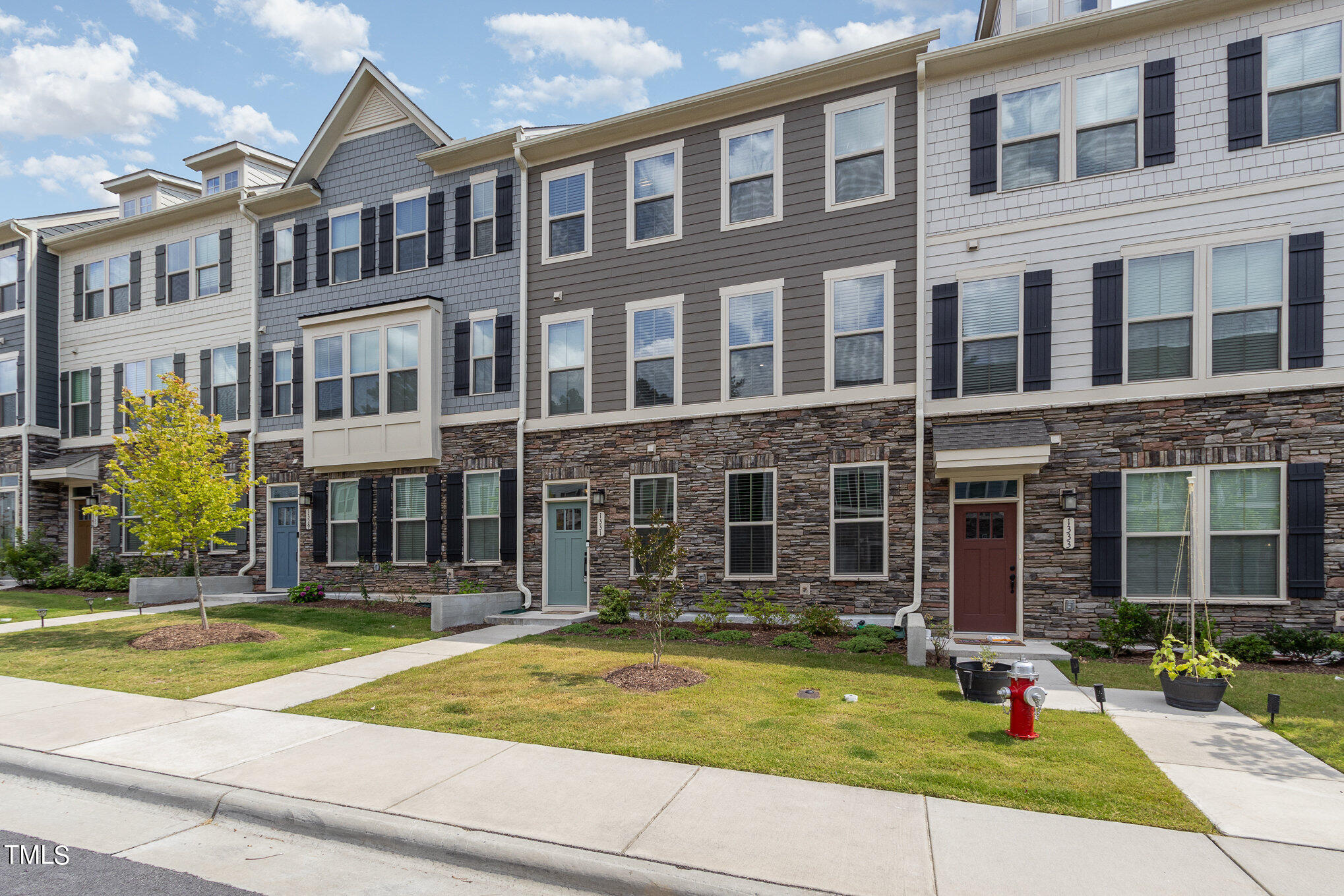 Photo 2 of 24 of 1331 Channing Park Circle townhome