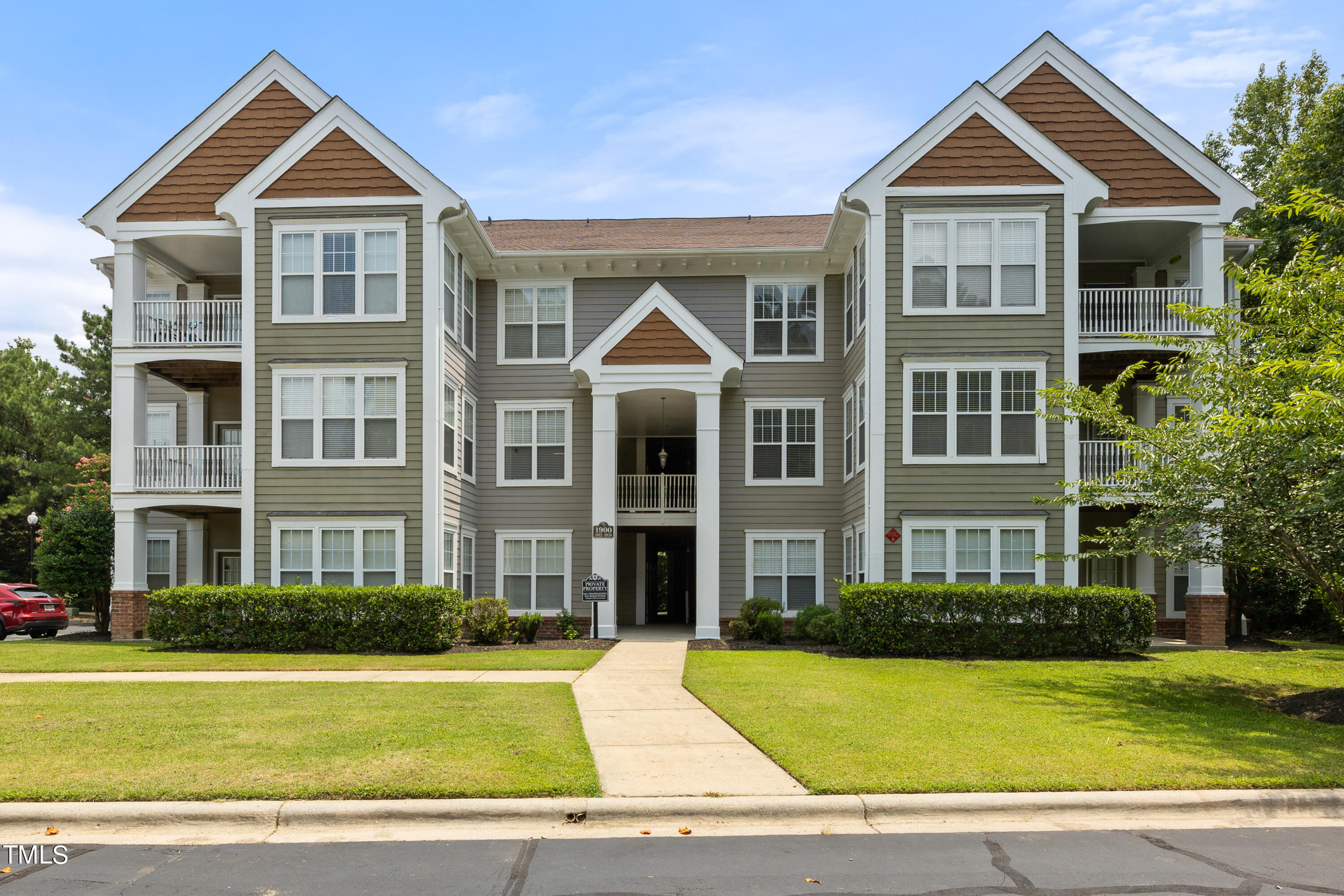 Photo 1 of 29 of 1922 Parkside Village Drive condo