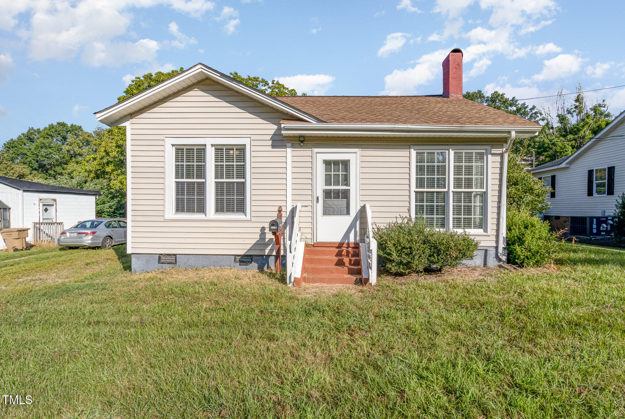 Photo 1 of 28 of 414 S Smith Street house