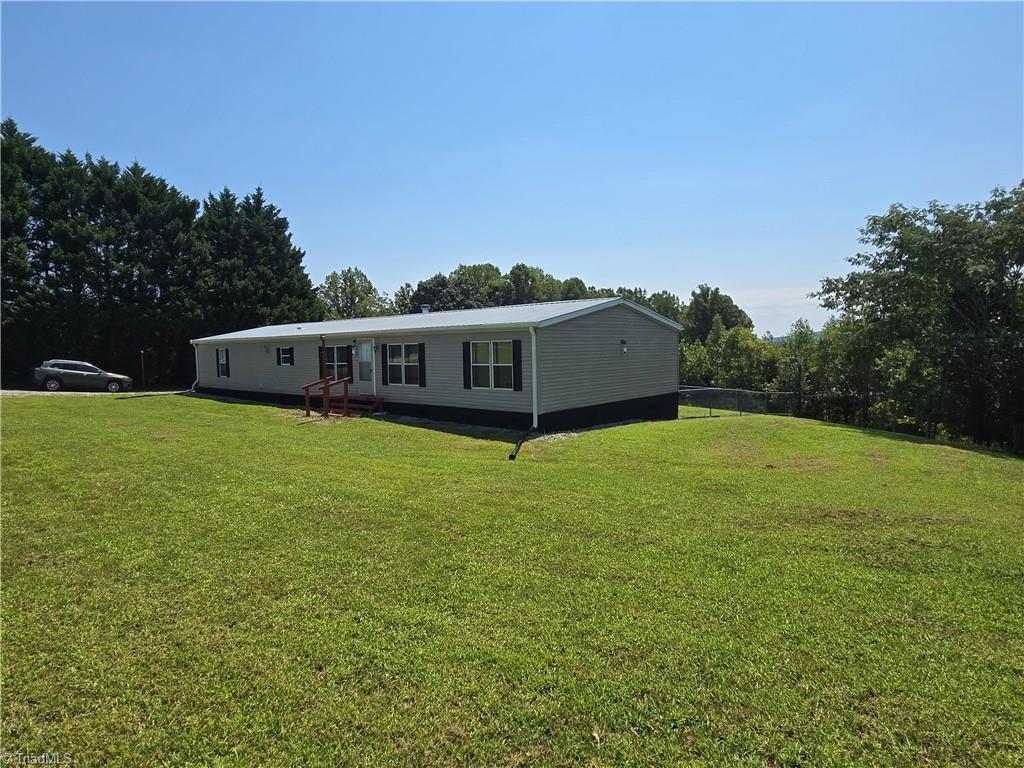 Photo 2 of 28 of 1120 Chestnut Ridge Lane mobile home