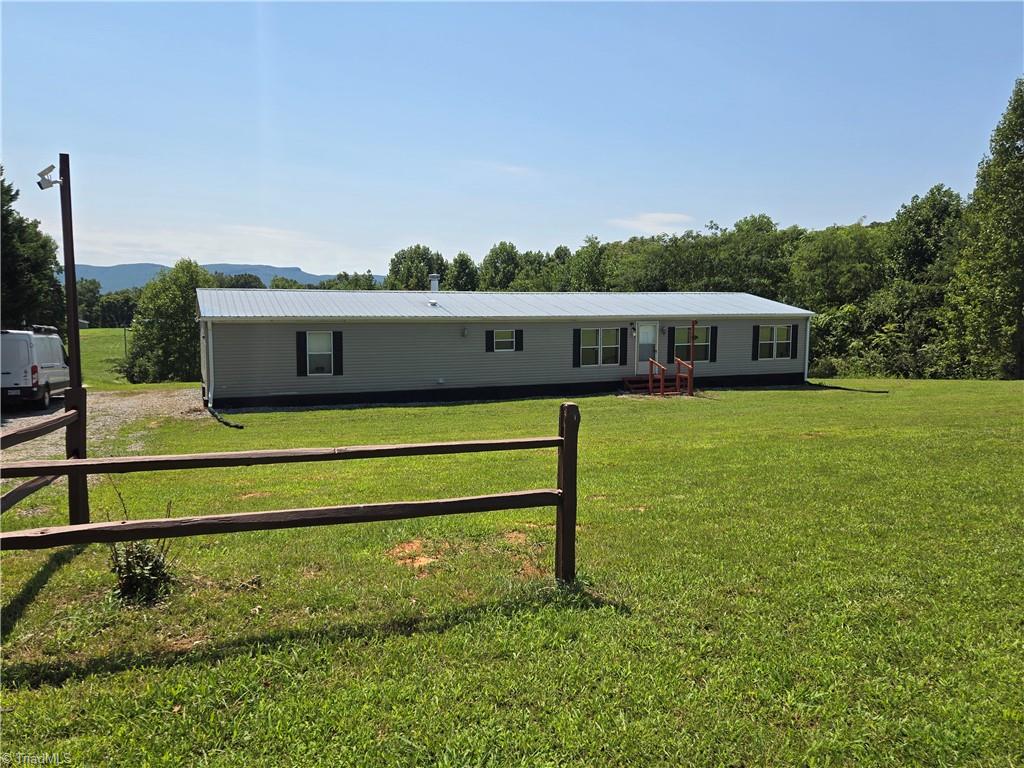 Photo 3 of 28 of 1120 Chestnut Ridge Lane mobile home