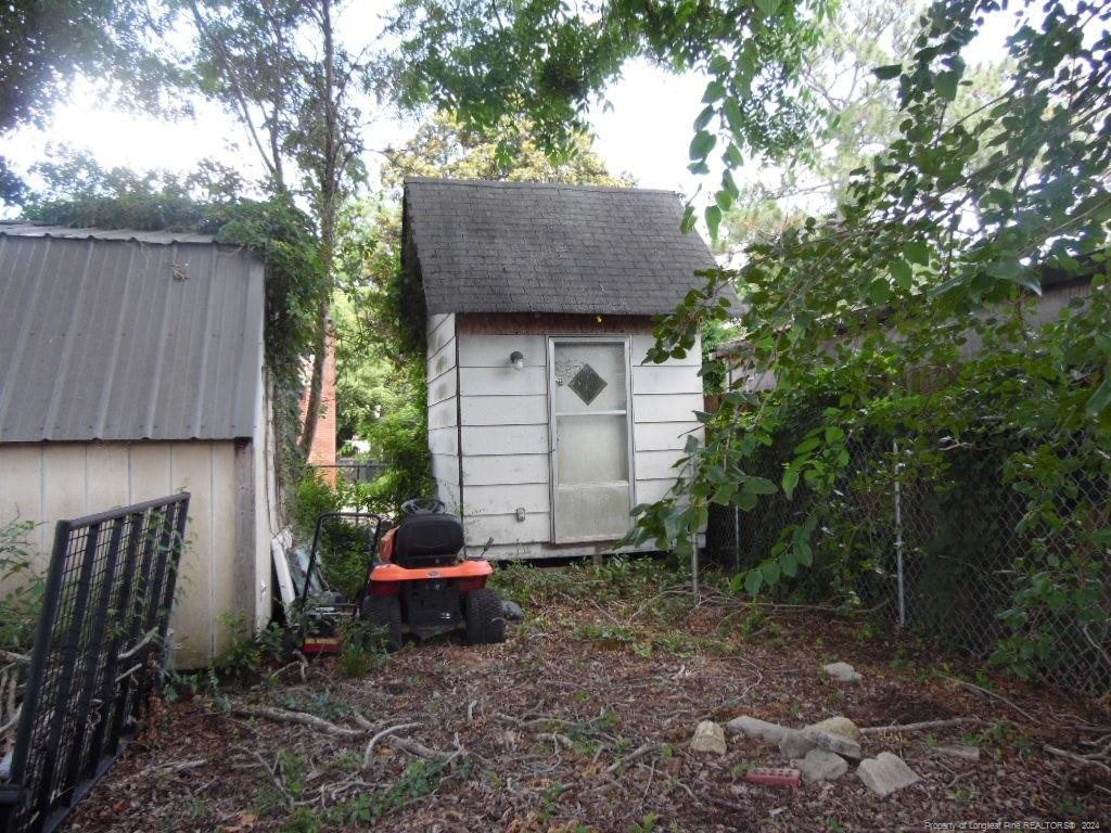 Photo 17 of 22 of 230 Vineland Drive house