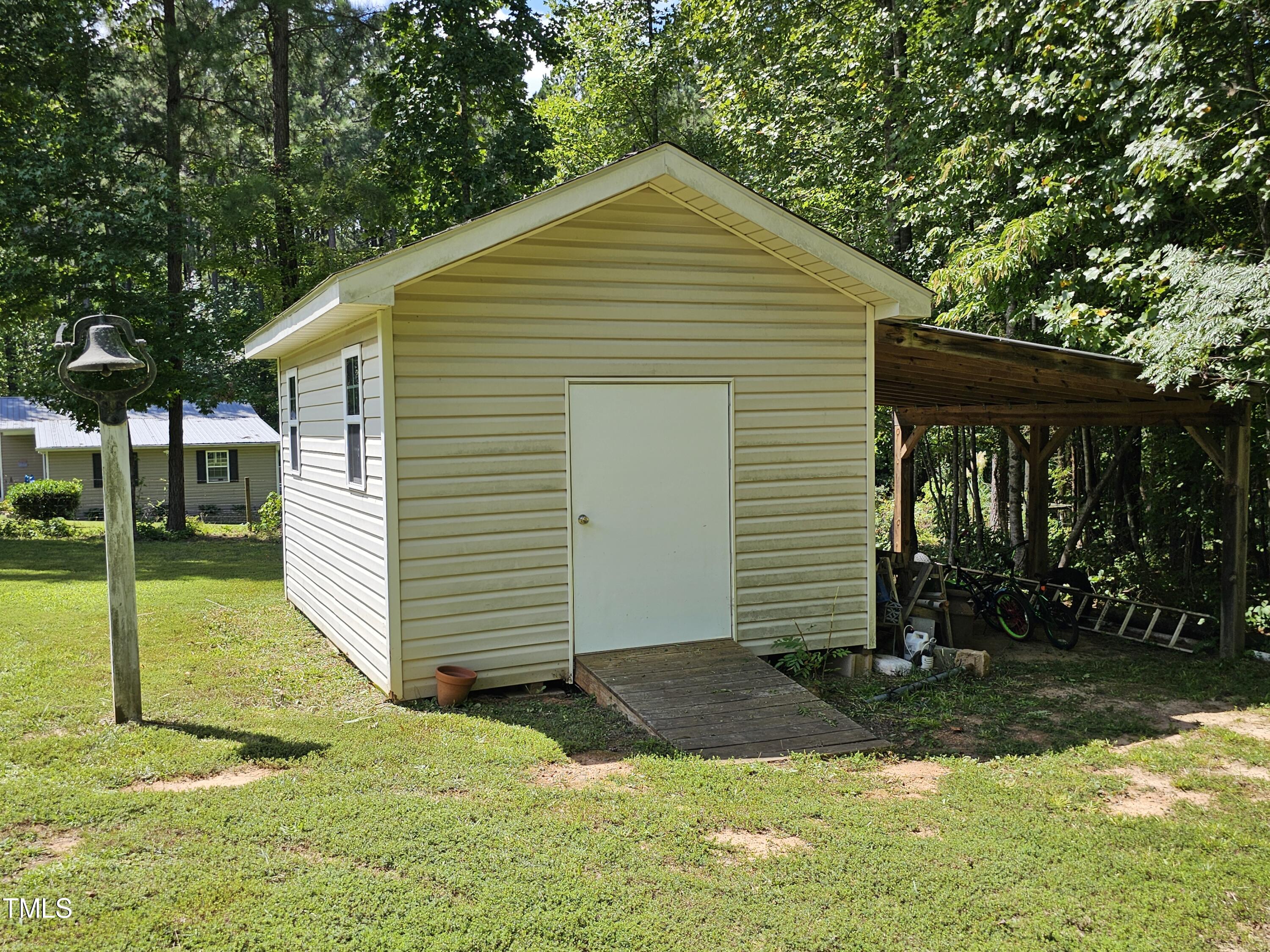 Photo 9 of 38 of 2115 Turquoise Lane house