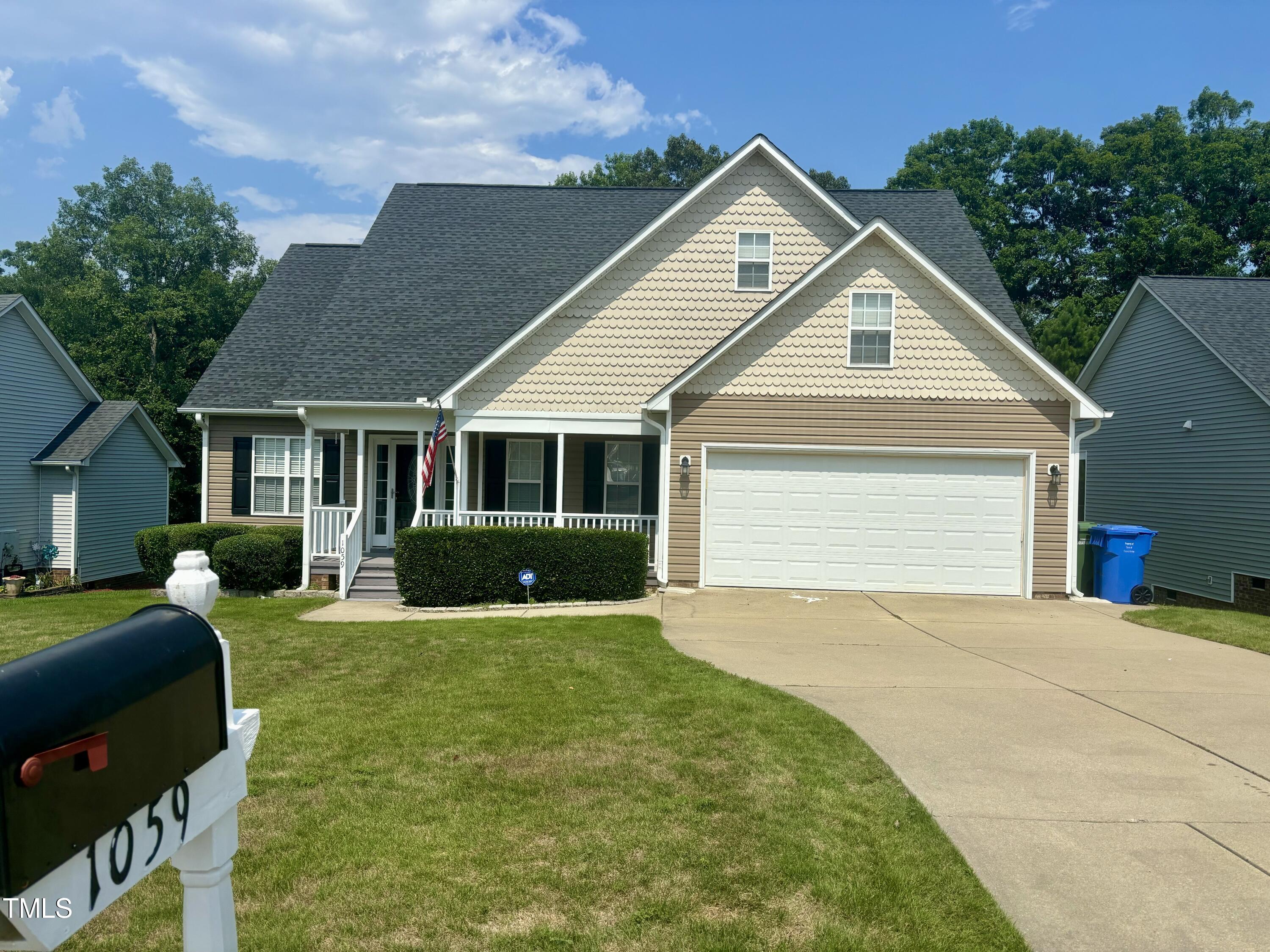 Photo 3 of 26 of 1059 S Willhaven Drive house