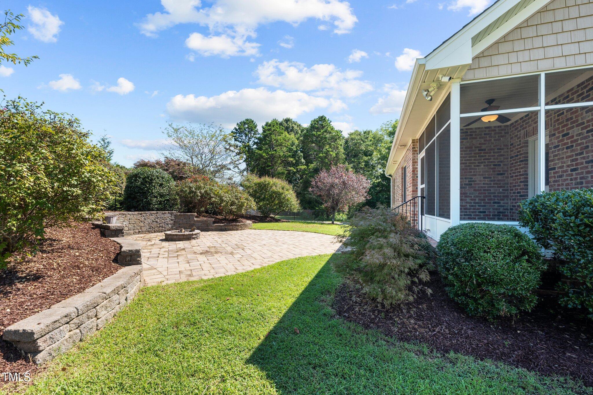 Photo 5 of 40 of 501 Grandview Drive house