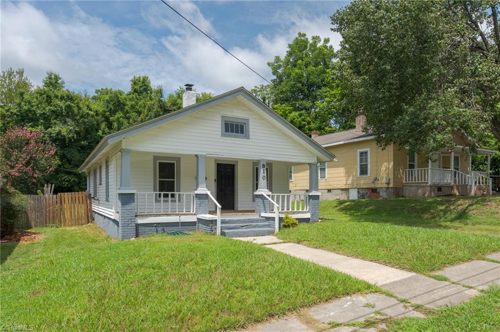 Photo 6 of 38 of 810 Dillard Street house