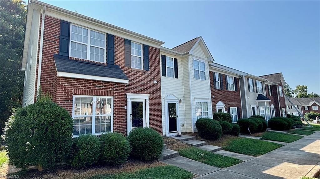 Photo 1 of 20 of 142 Queensberry Court townhome