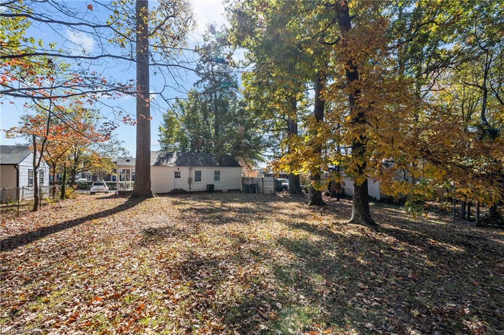 Photo 6 of 27 of 2302 Albright Drive house