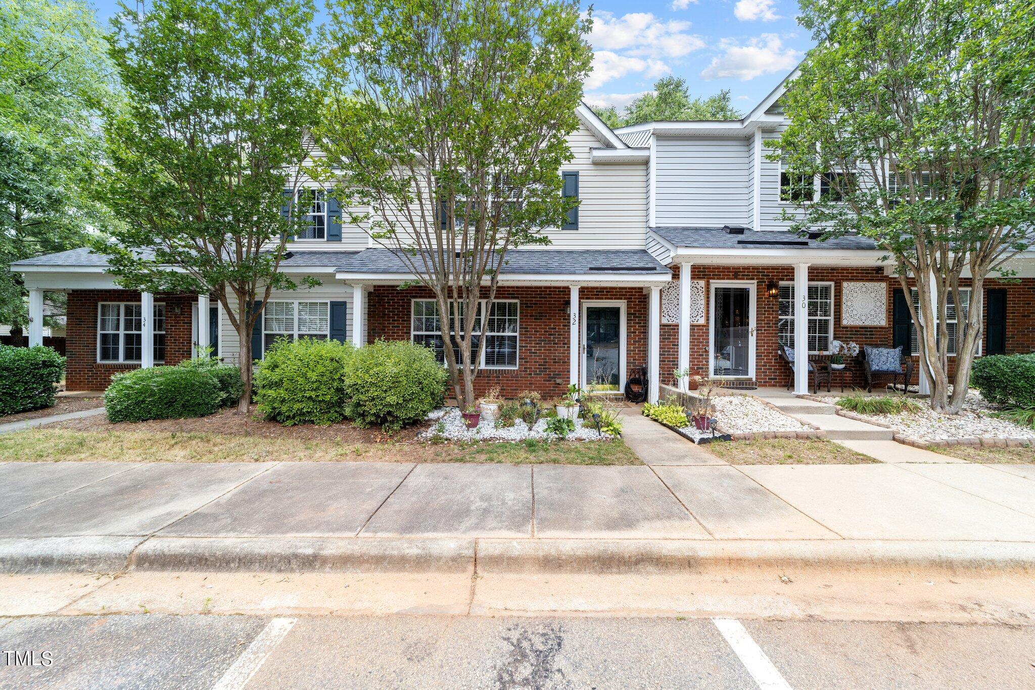 Photo 2 of 28 of 32 Sidney Marie Court townhome