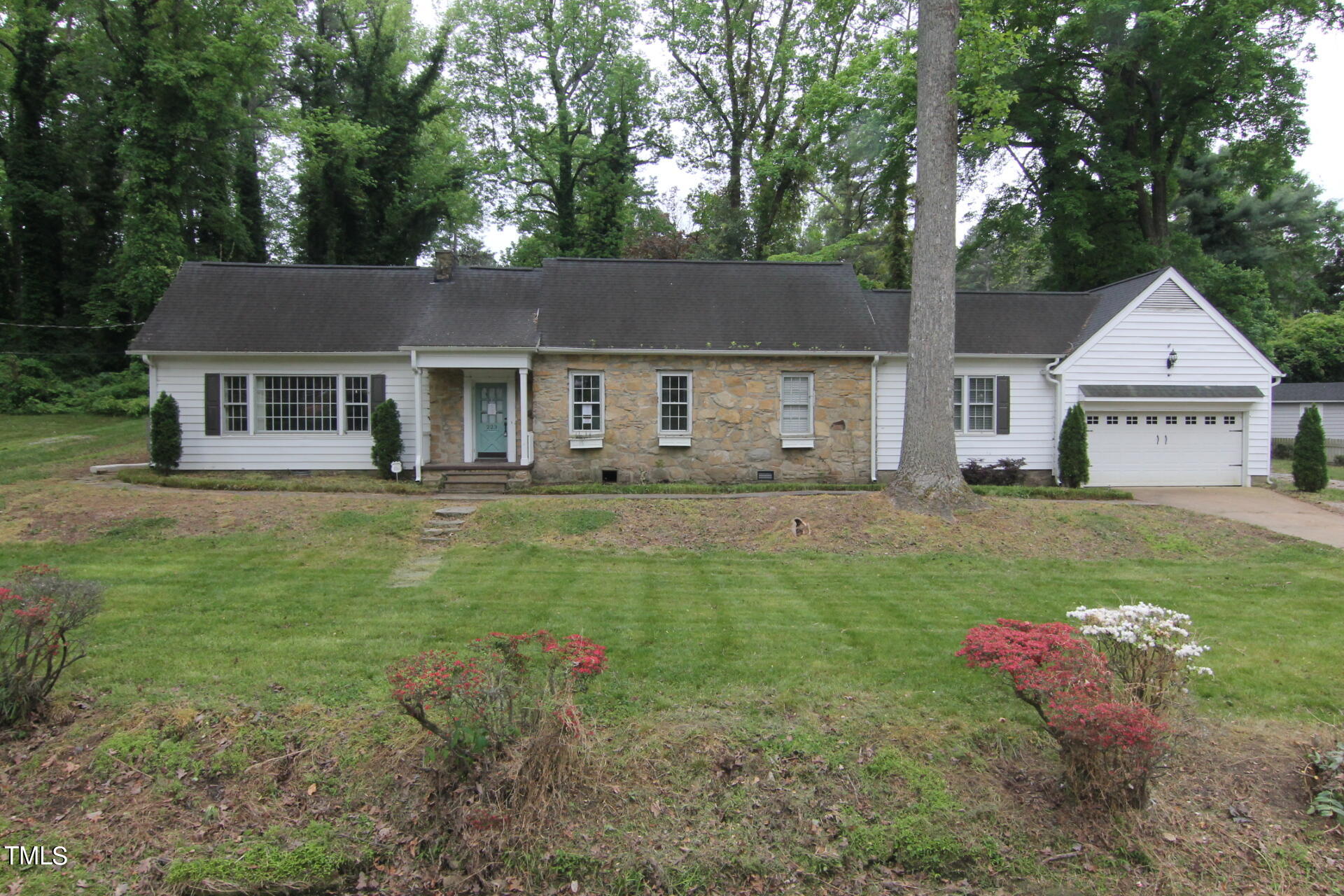 Photo 25 of 39 of 223 Willowood Drive house