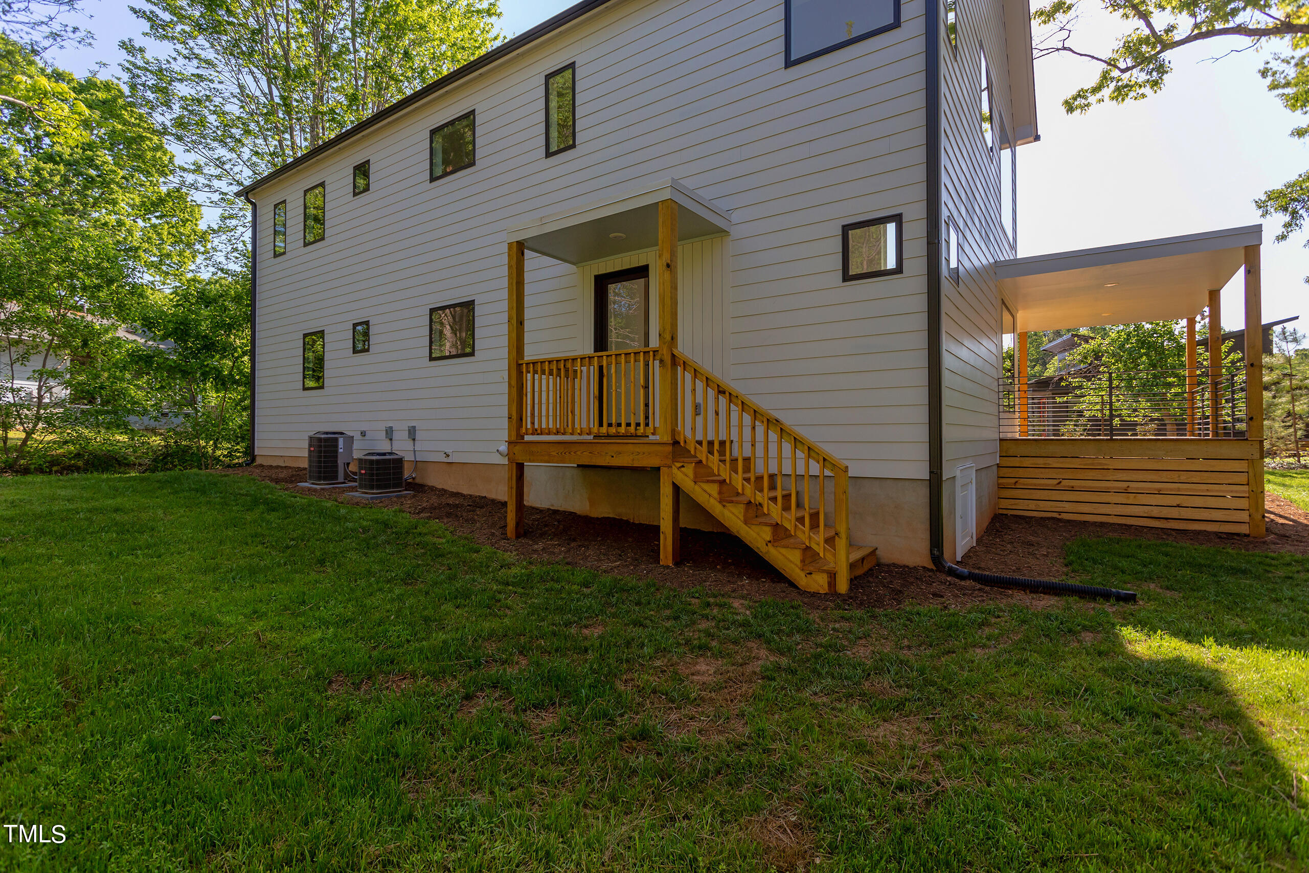 Photo 5 of 37 of 162 Daphine Drive house