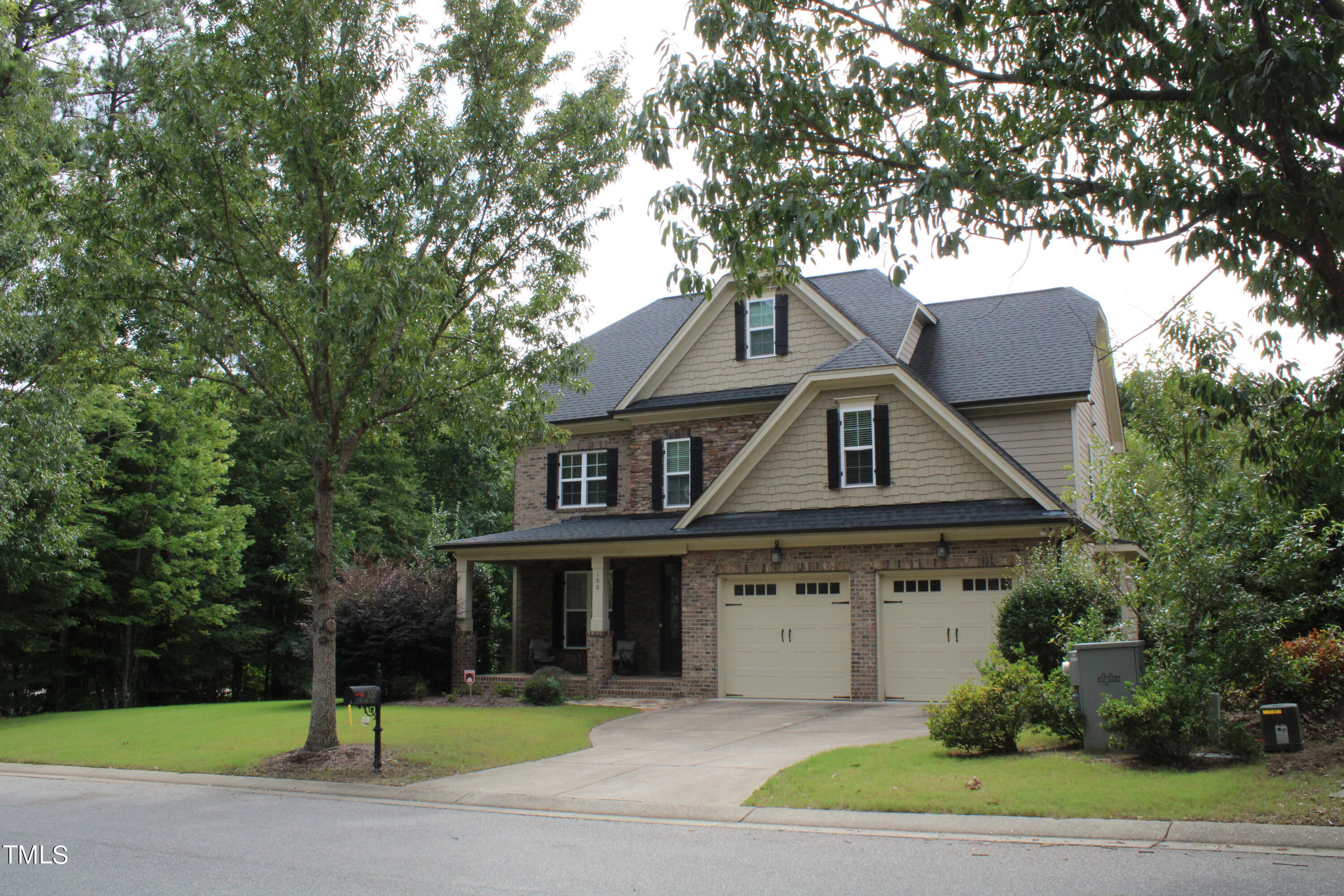 Photo 3 of 9 of 100 Roseberry Way house