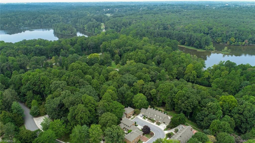 Photo 5 of 36 of 105 Quarterpath Court townhome