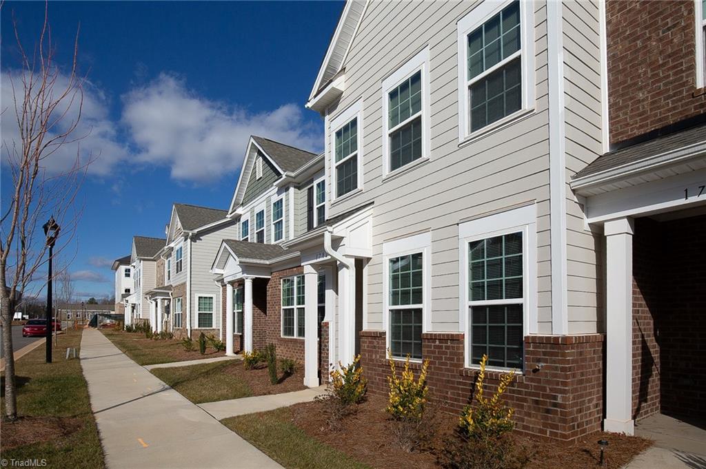 Photo 3 of 36 of 1782 Welden Village Avenue townhome