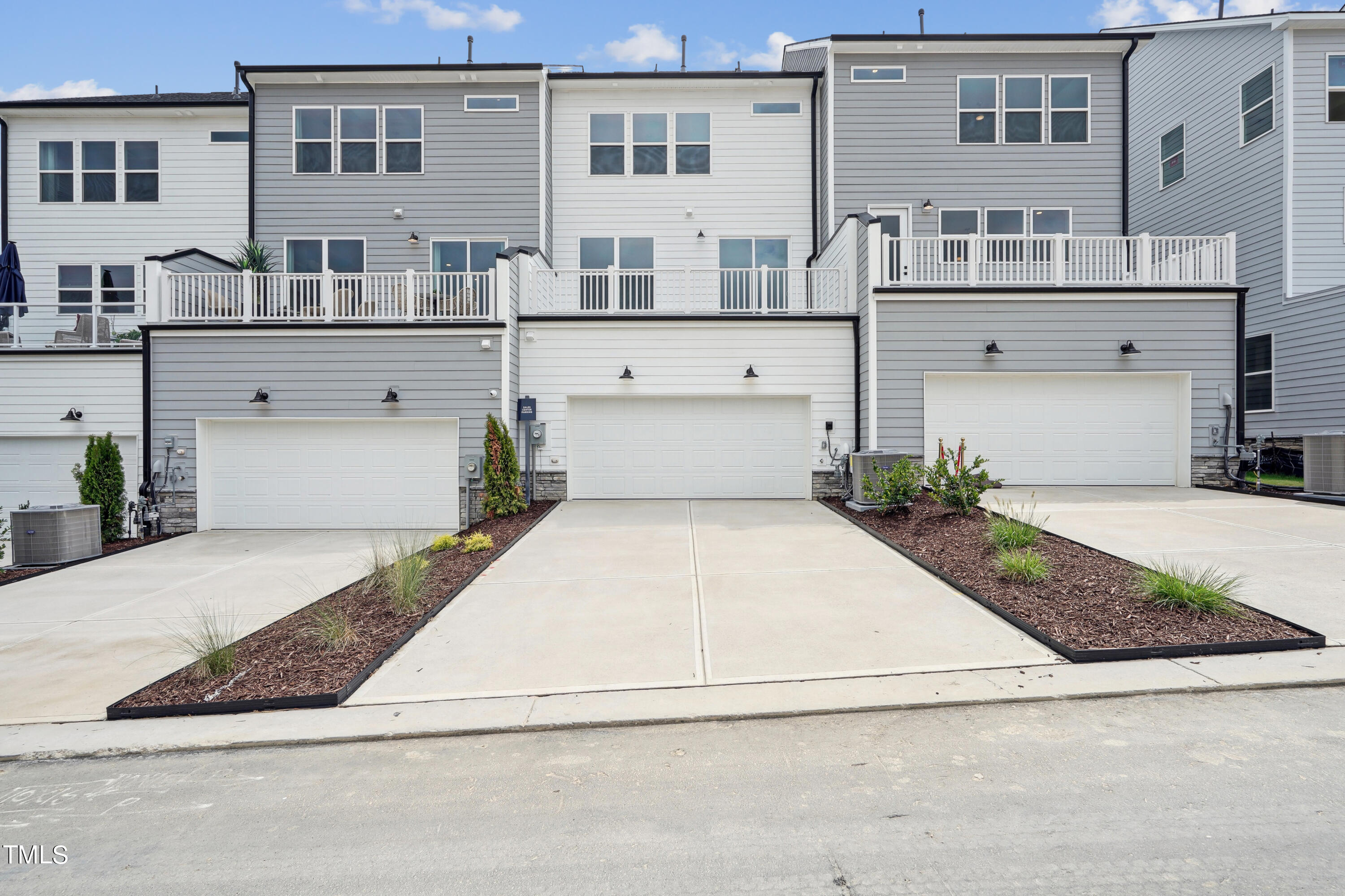 Photo 13 of 13 of 448 Billingshurst Way townhome