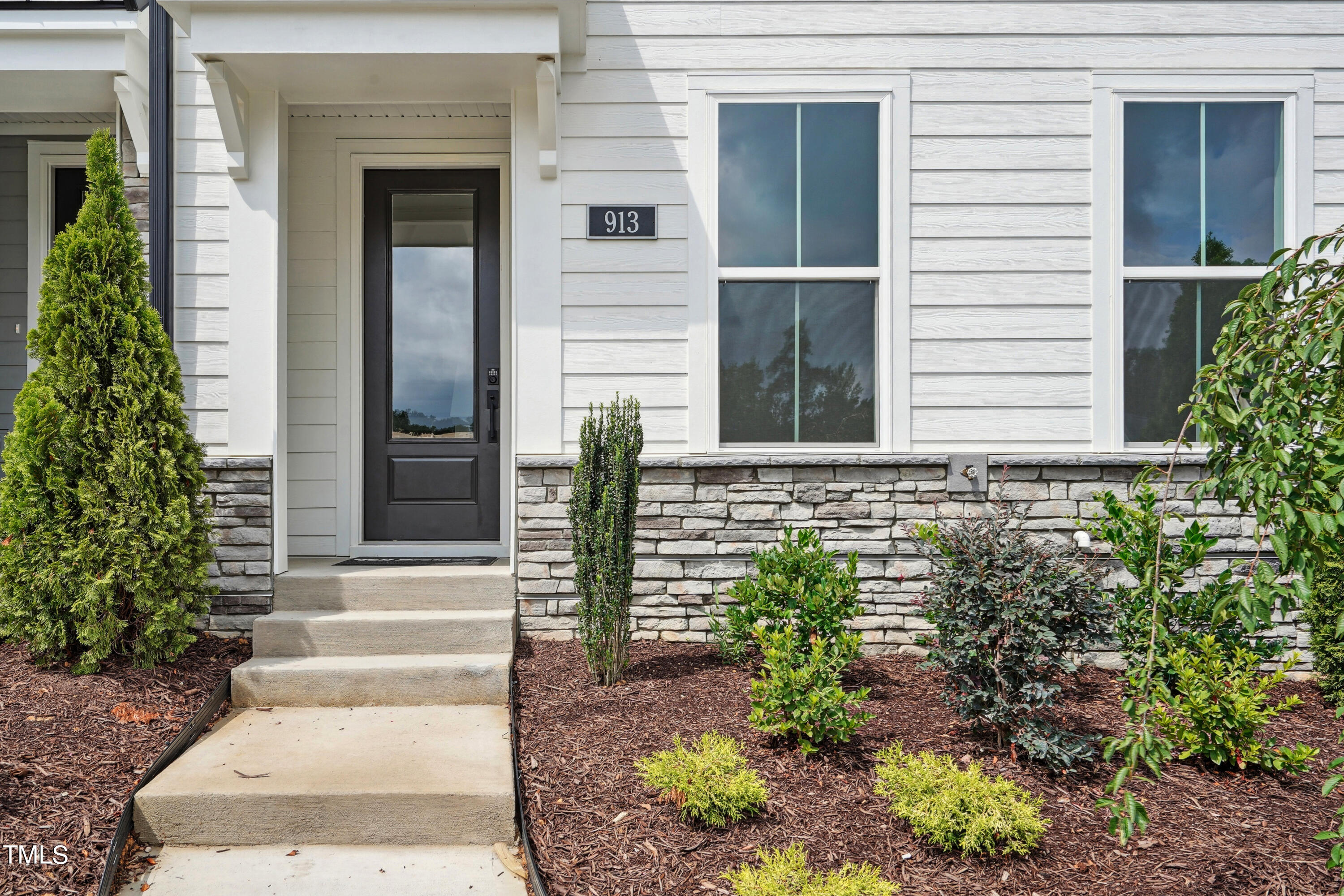 Photo 2 of 13 of 448 Billingshurst Way townhome