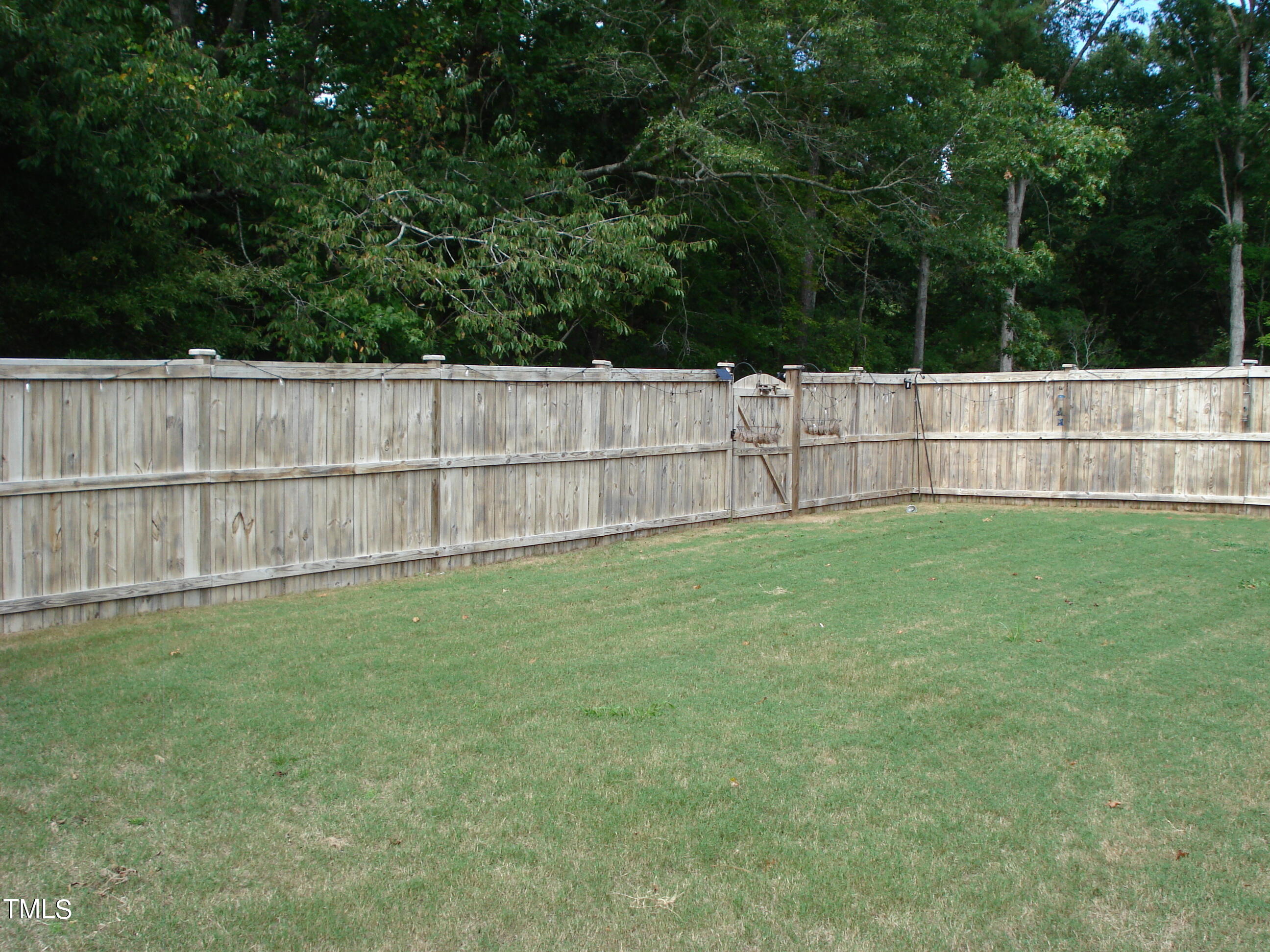 Photo 6 of 41 of 77 Farm Pond Circle house