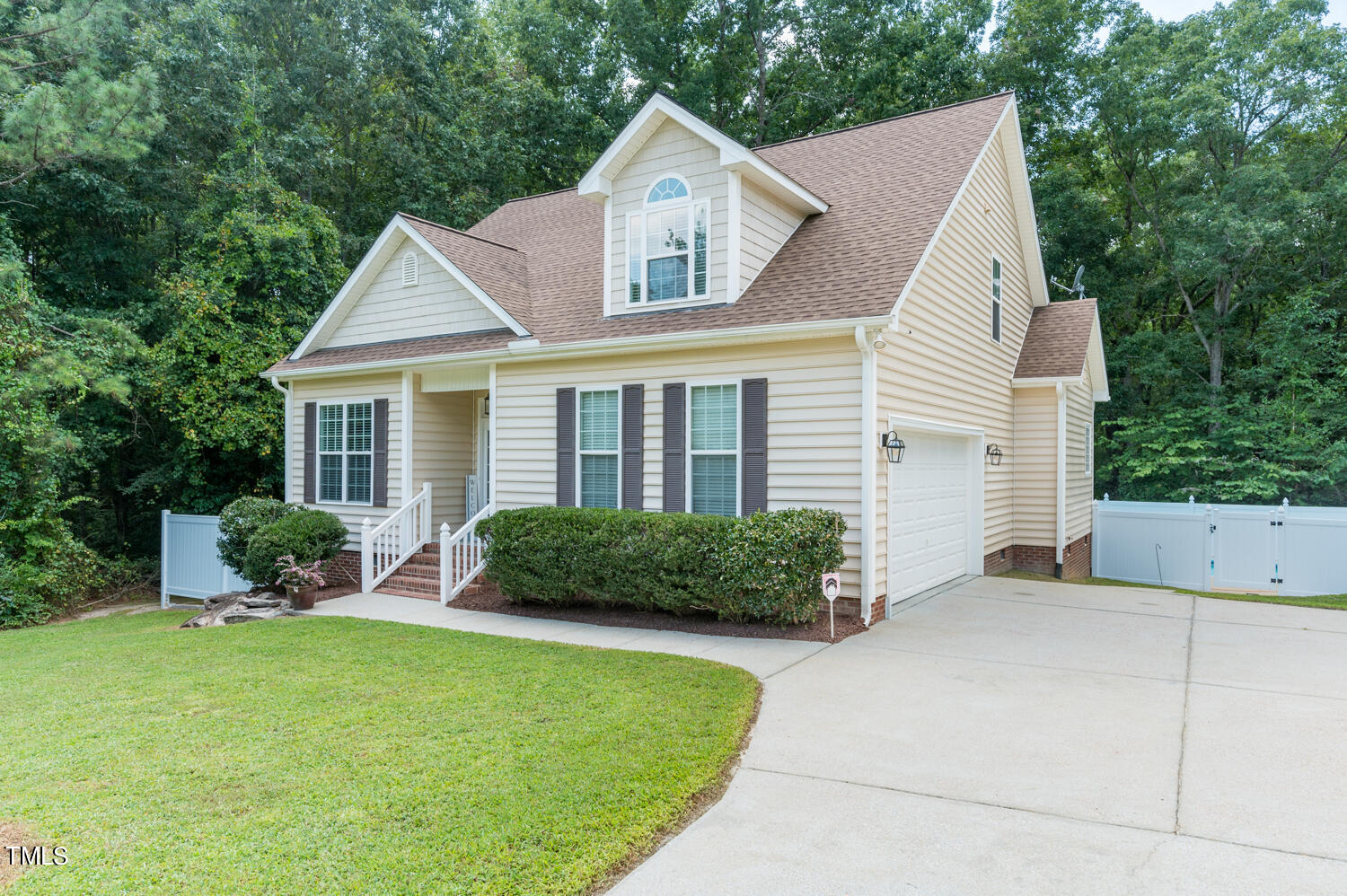 Photo 6 of 54 of 202 Clifton Woods Drive house