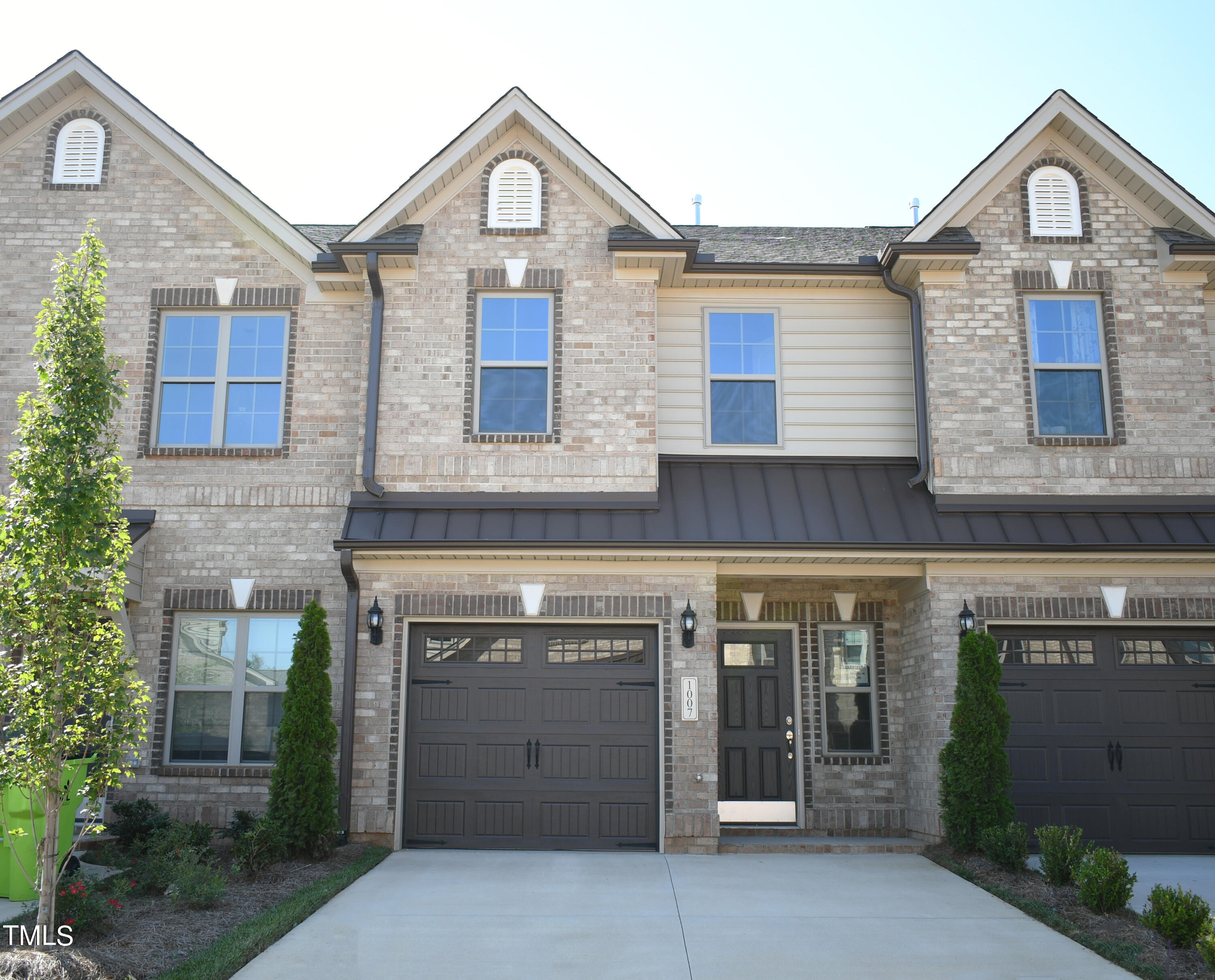 Photo 1 of 1 of 1033 Bonanza Lane 34 townhome