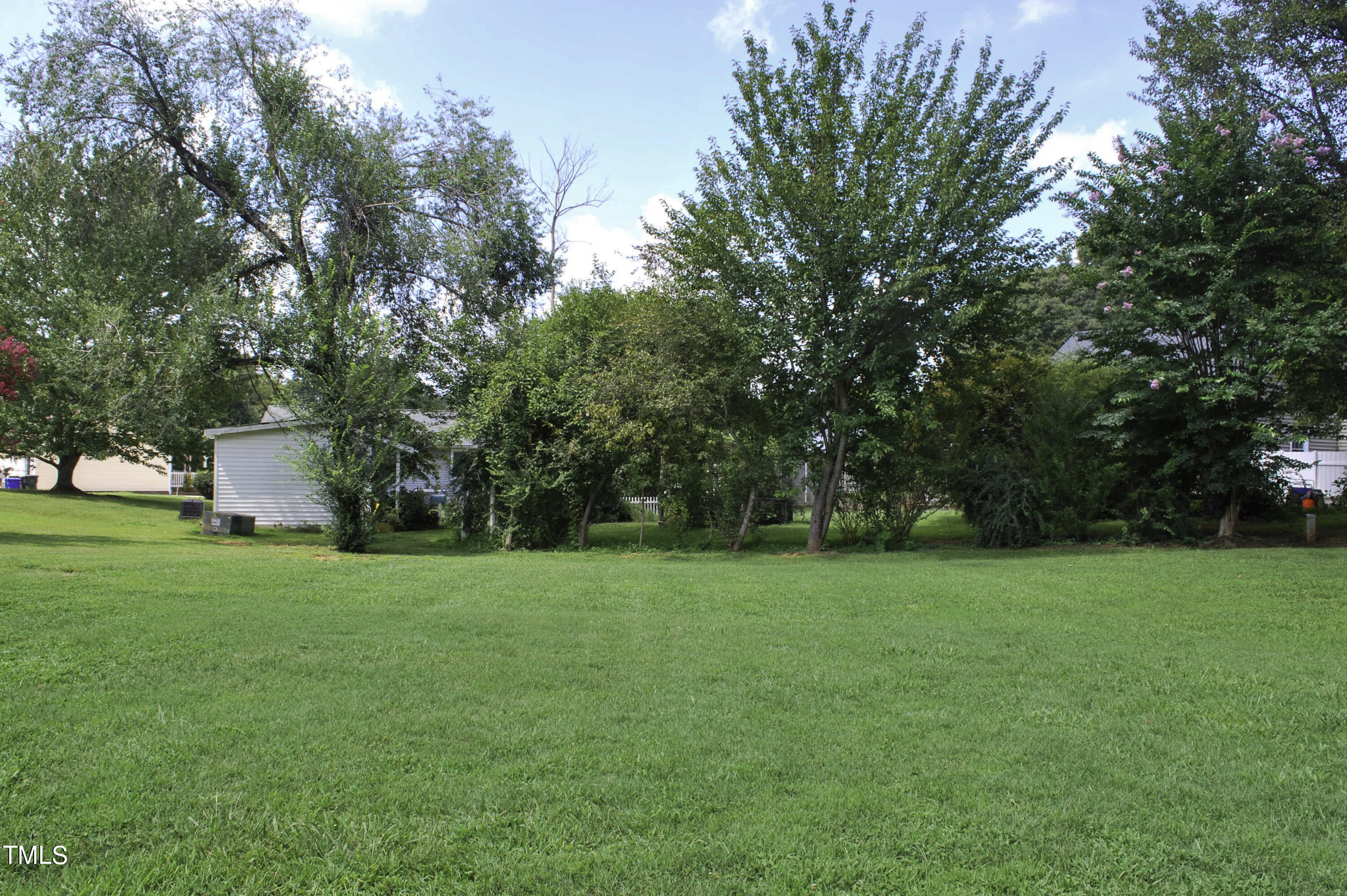 Photo 16 of 22 of 102 W Forrestwood Drive house