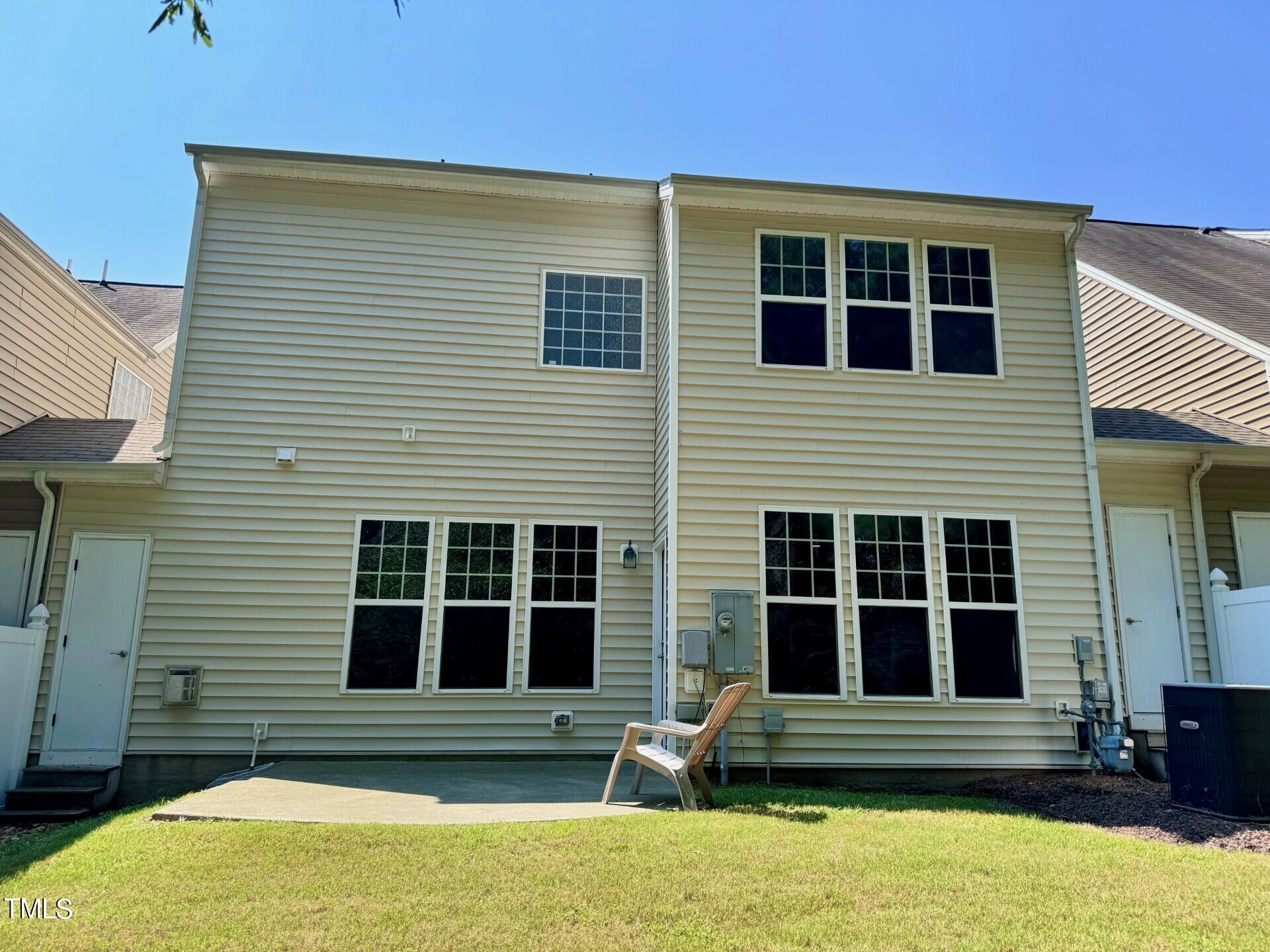 Photo 3 of 3 of 204 Hammond Wood Place townhome