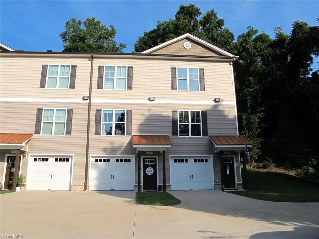 Photo 2 of 19 of 621 Riverside Drive townhome