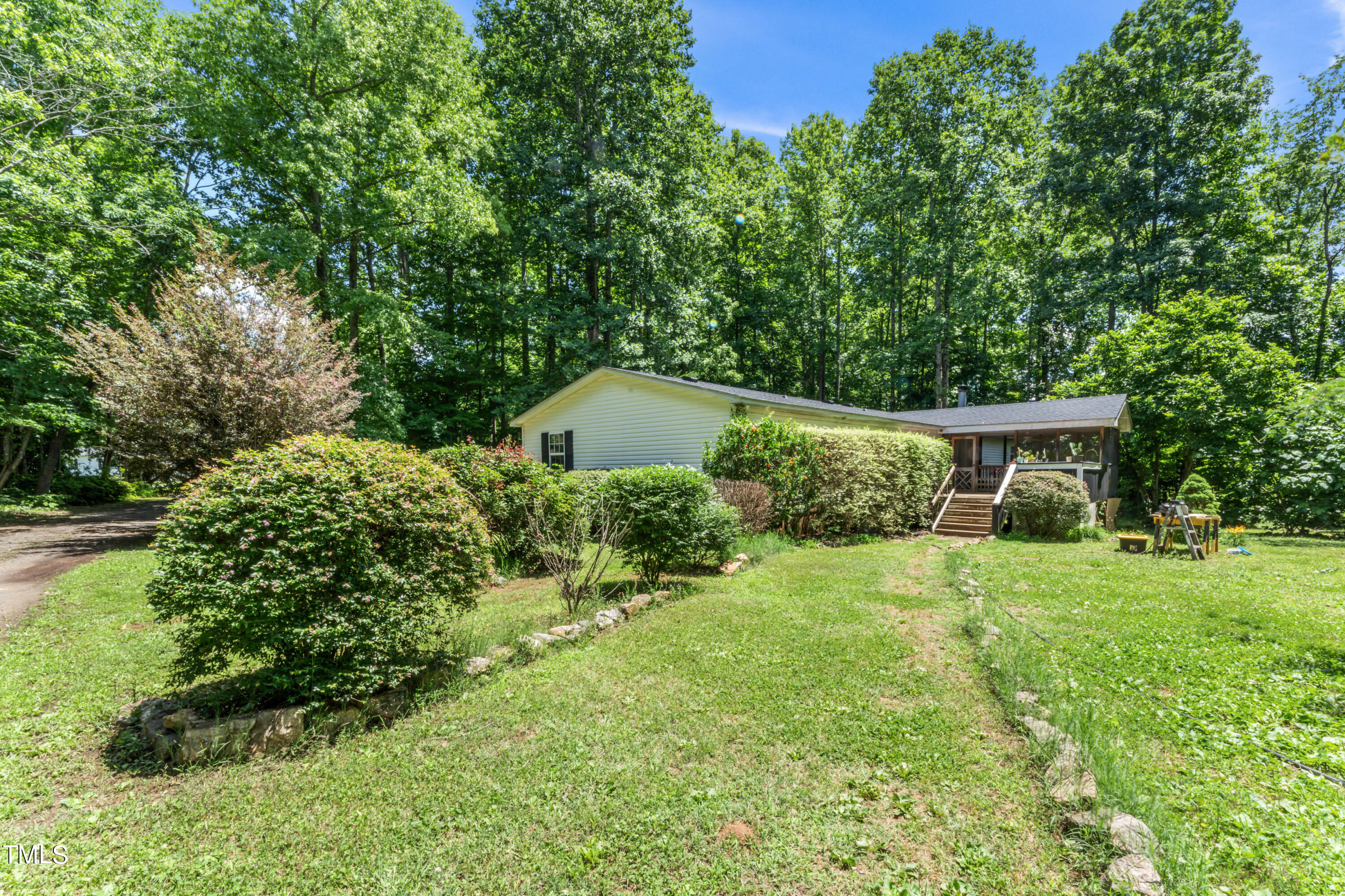 Photo 13 of 18 of 6592 Pebble Lane mobile home