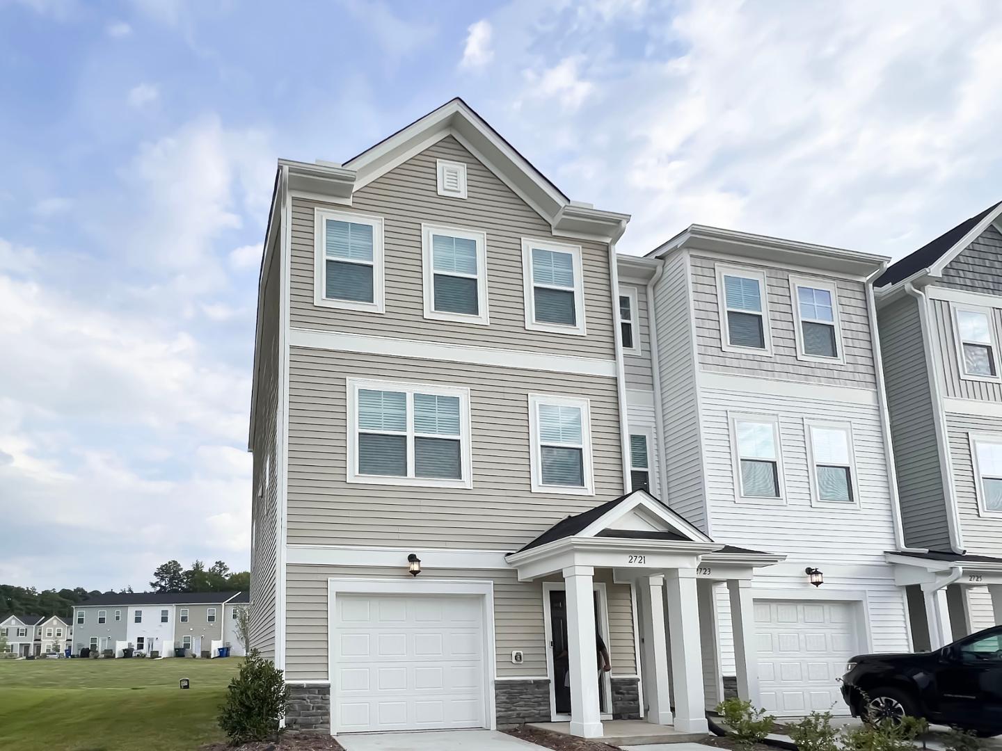 Photo 1 of 31 of 2721 Chert Lane townhome