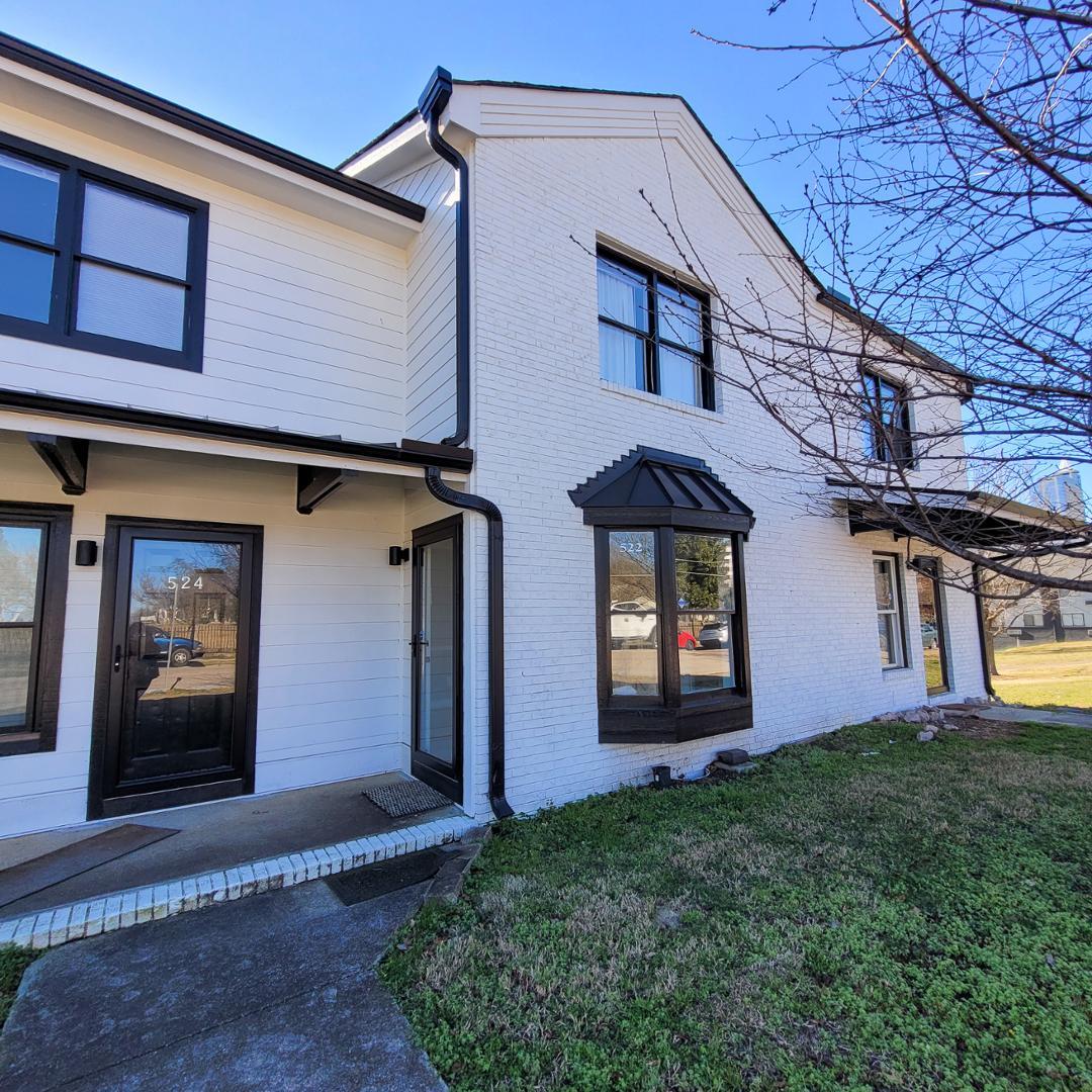 Photo 1 of 13 of 522 E Hargett Street townhome