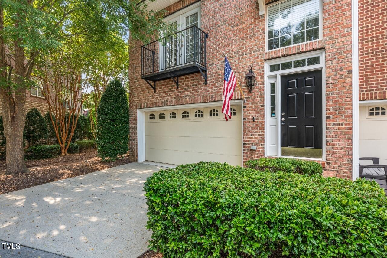 Photo 2 of 54 of 3001 Imperial Oaks Drive townhome