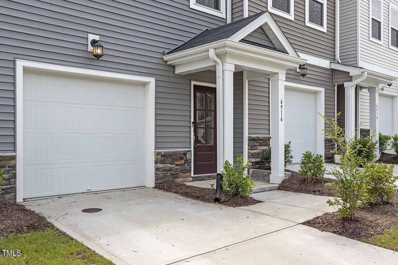 Photo 3 of 36 of 4916 Southern Magnolia Drive townhome