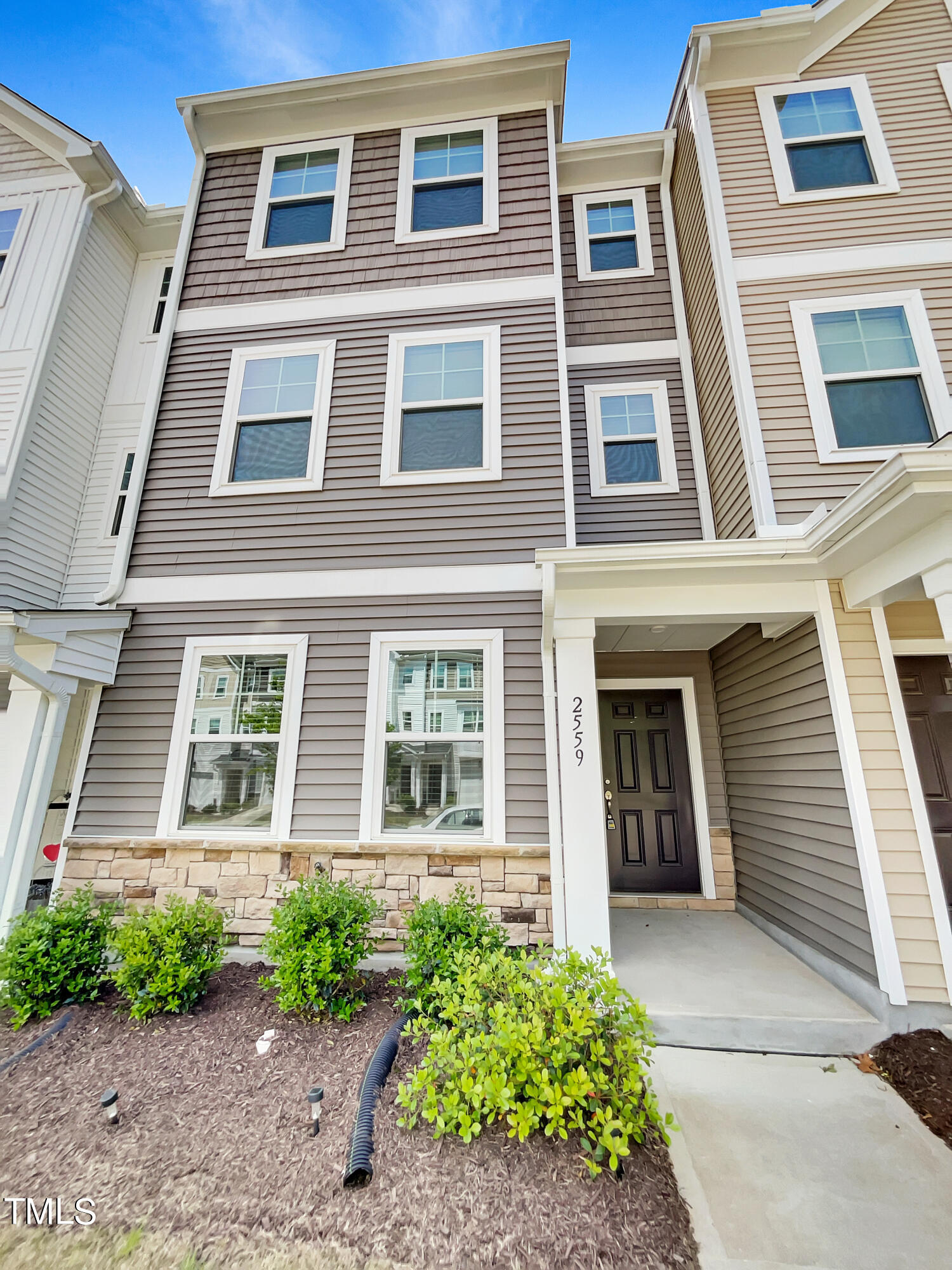 Photo 1 of 20 of 2559 Laurel Valley Way townhome