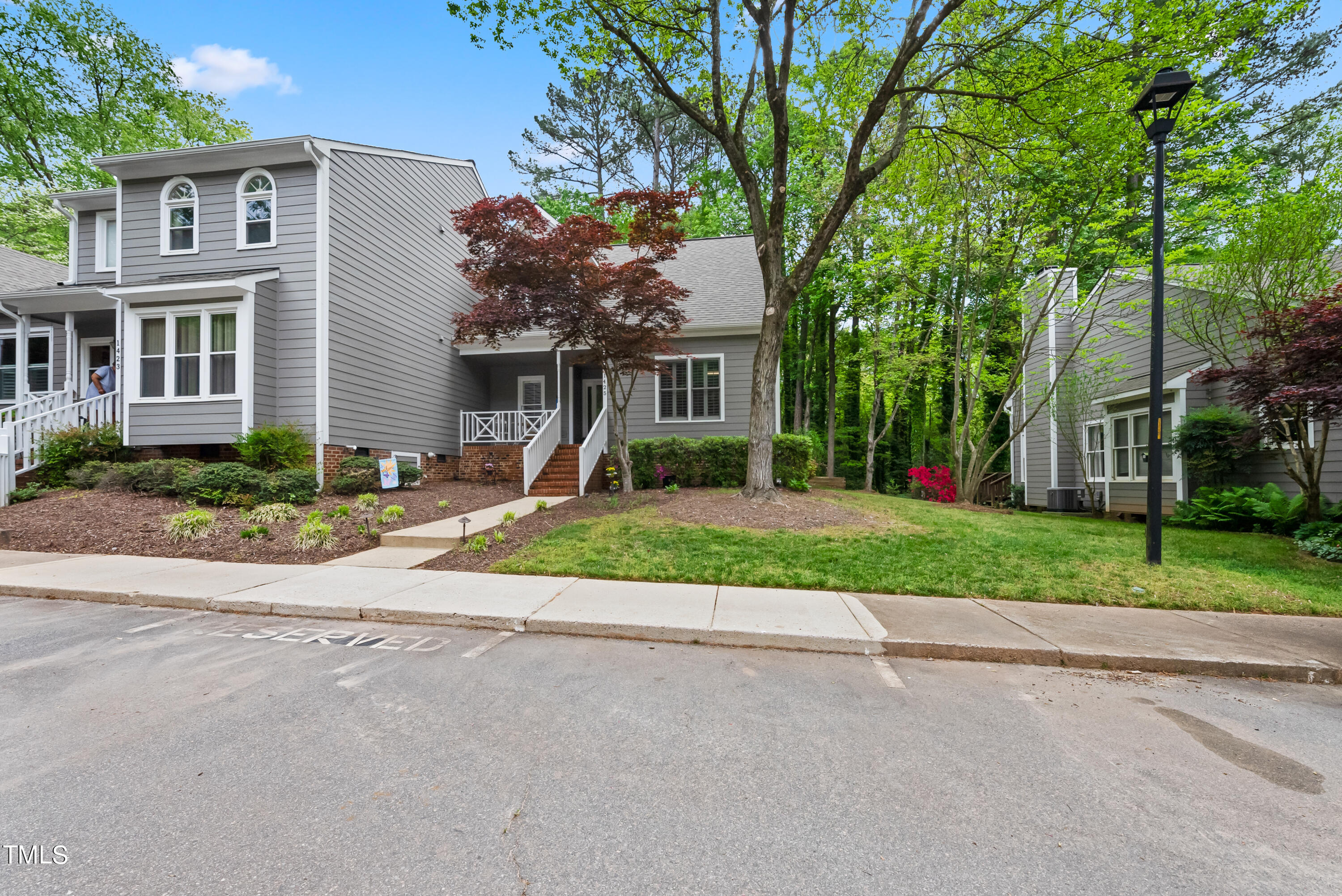 Photo 2 of 30 of 1425 Mahonia Court townhome