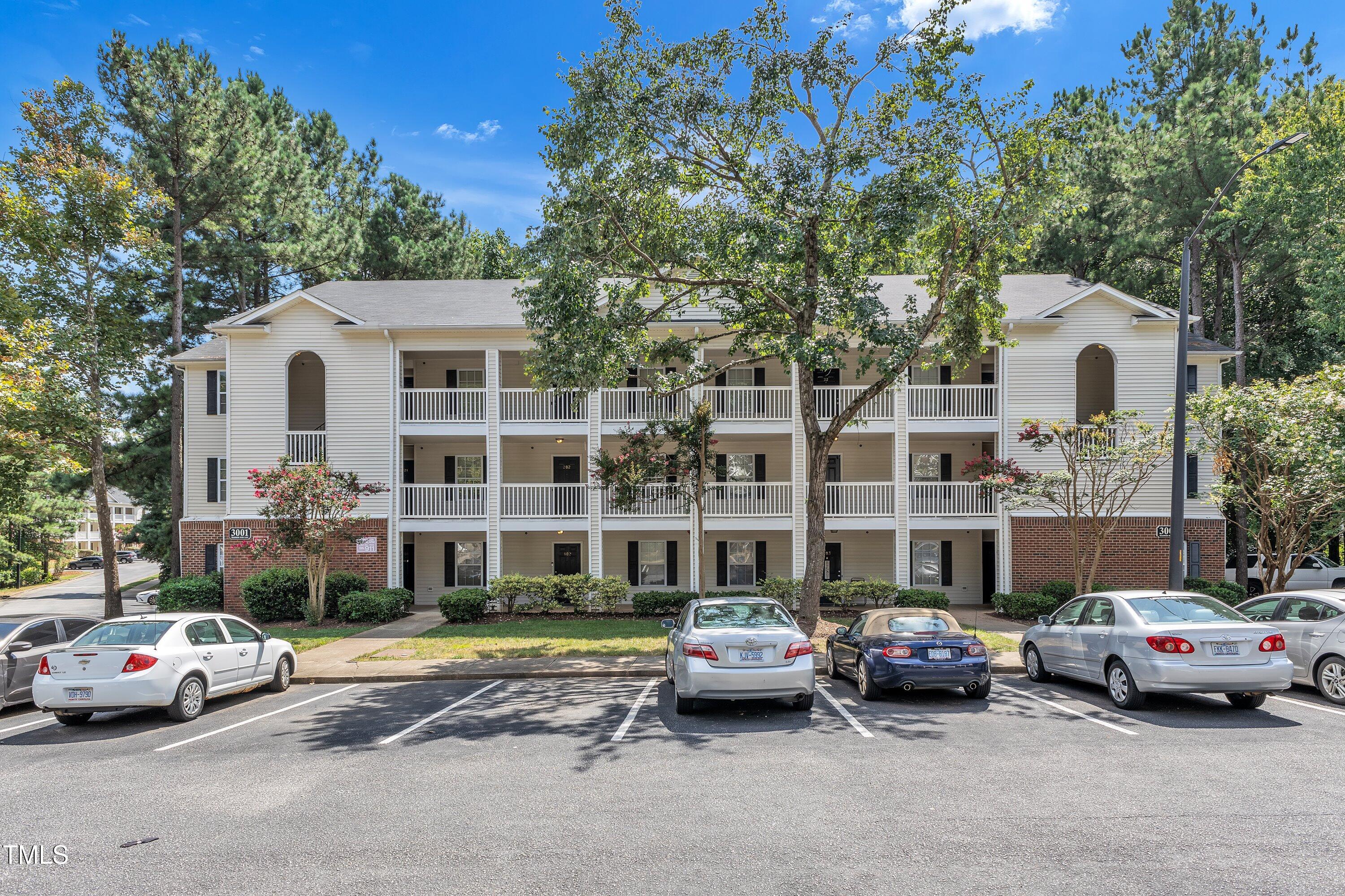 Photo 32 of 33 of 3001 Trailwood Pines Lane condo