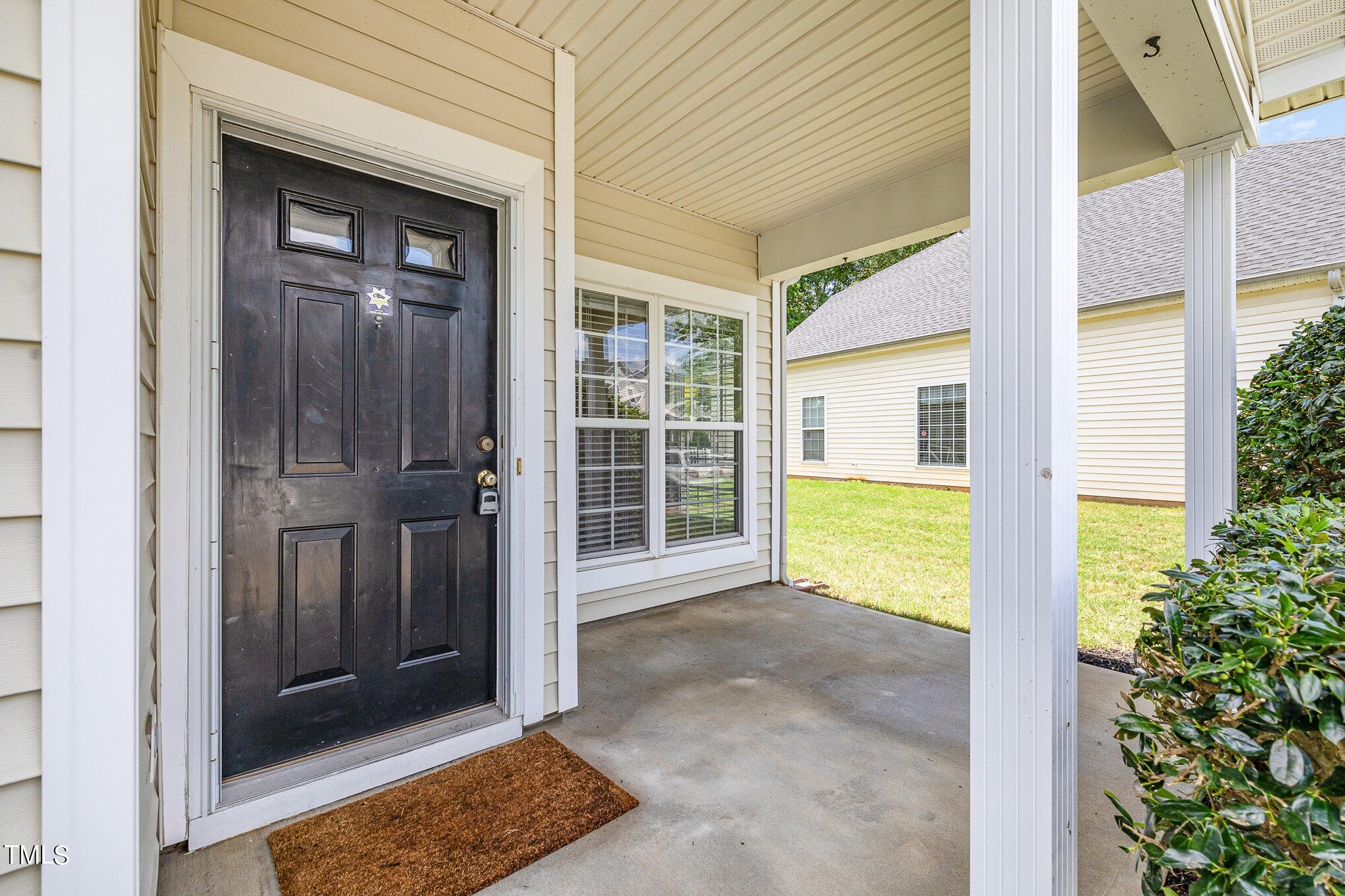 Photo 4 of 28 of 5340 Patuxent Drive townhome