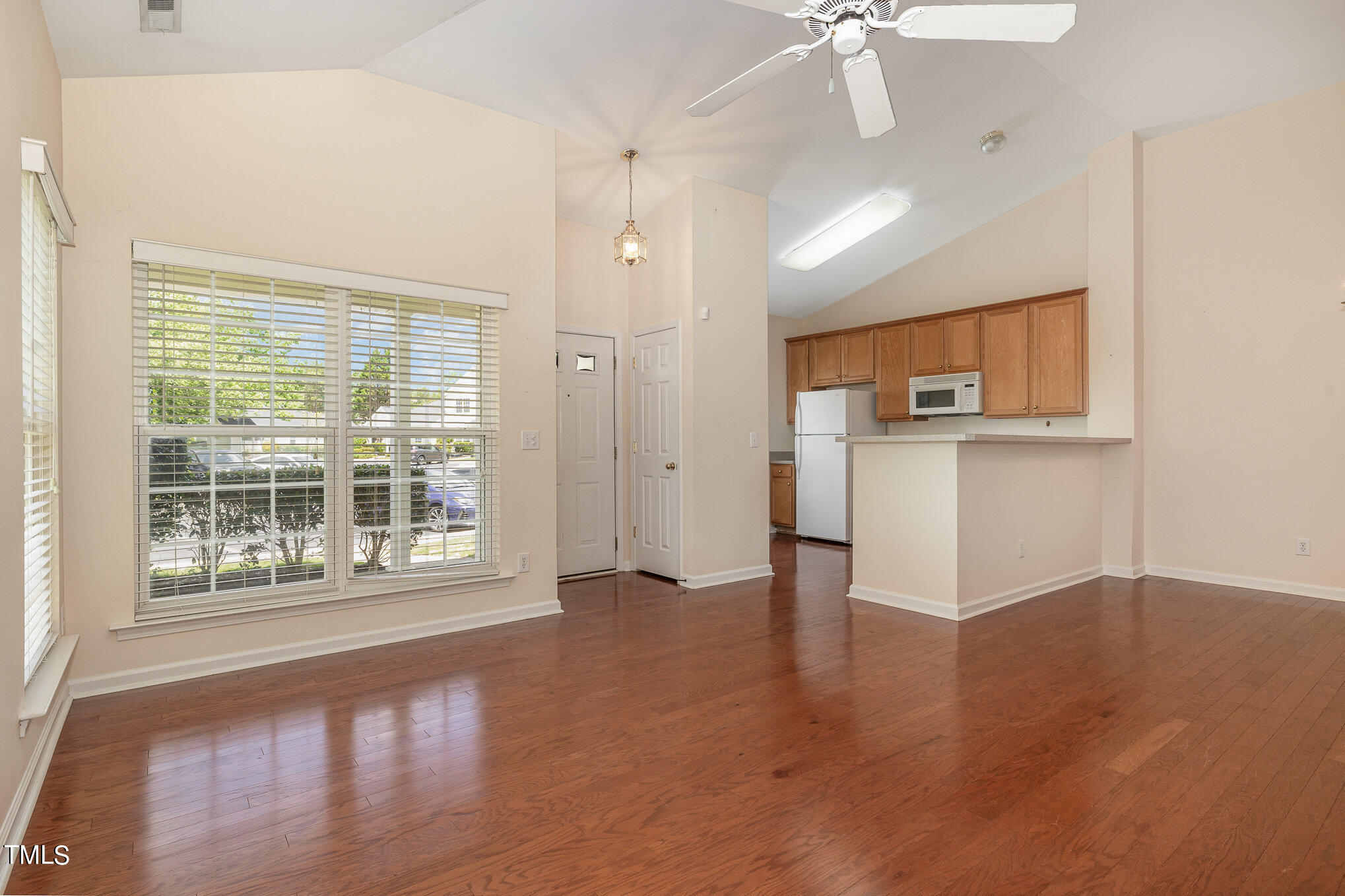 Photo 9 of 28 of 5340 Patuxent Drive townhome