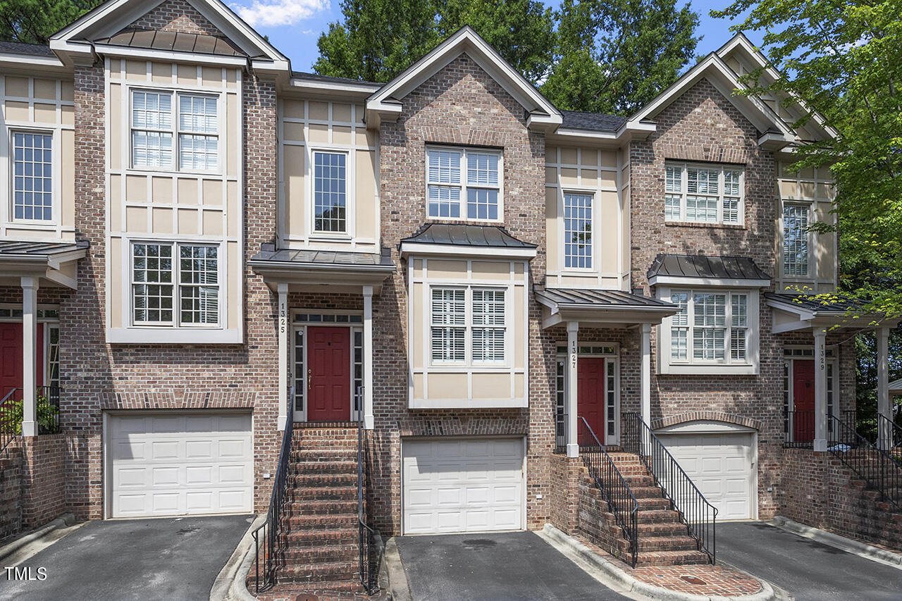 Photo 2 of 26 of 1327 Cameron View Court townhome