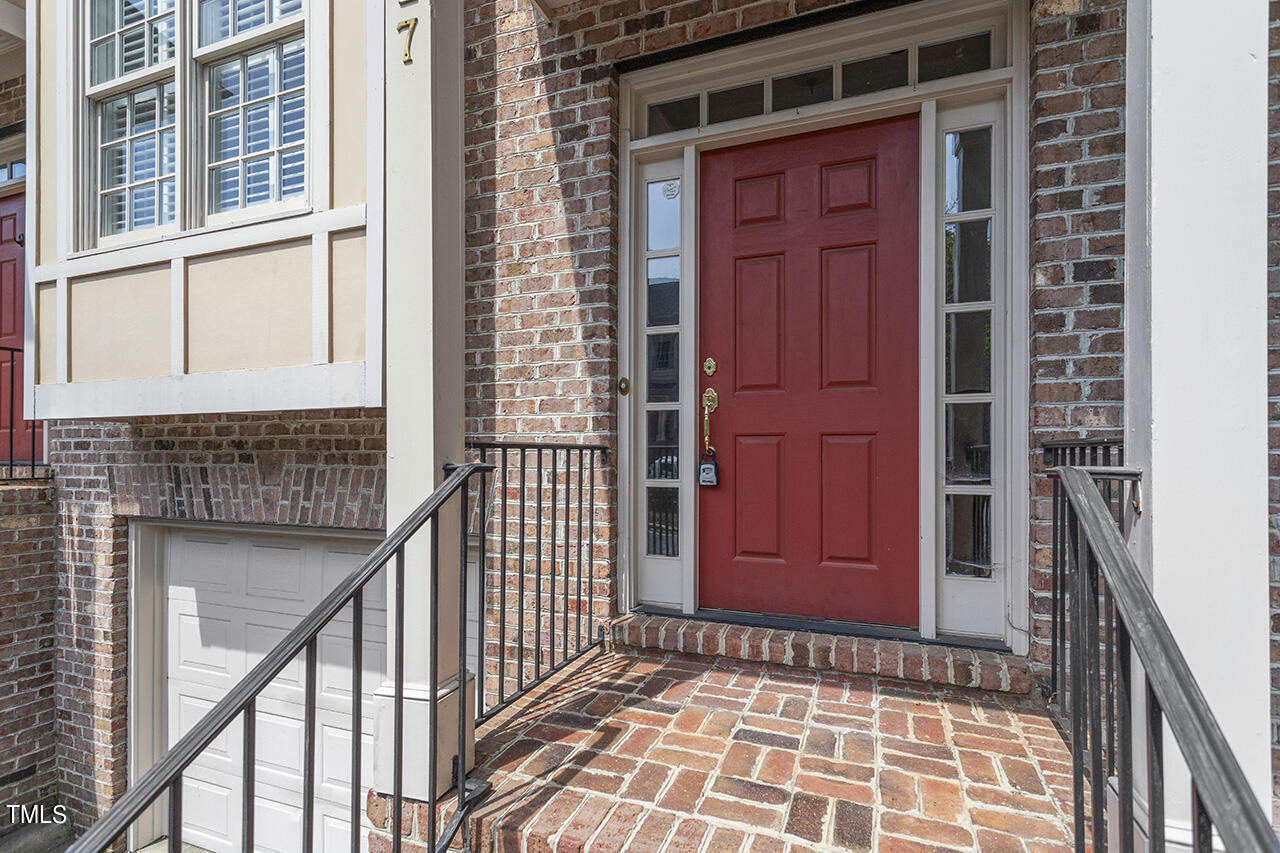 Photo 4 of 26 of 1327 Cameron View Court townhome