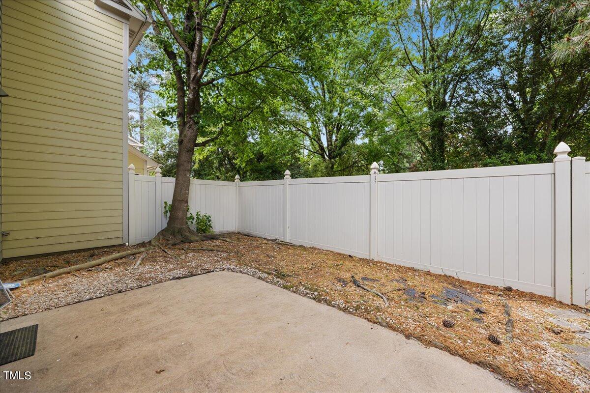 Photo 17 of 19 of 2927 Faversham Place townhome